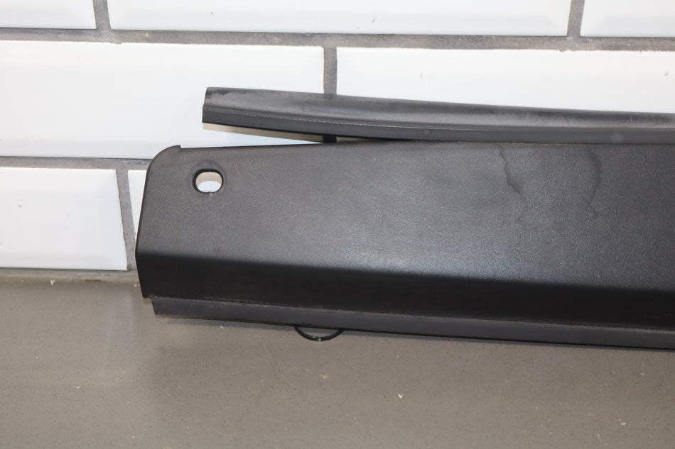 2003-2009 Hummer H2 SUV- Tailgate Upper Spoiler 15114966
