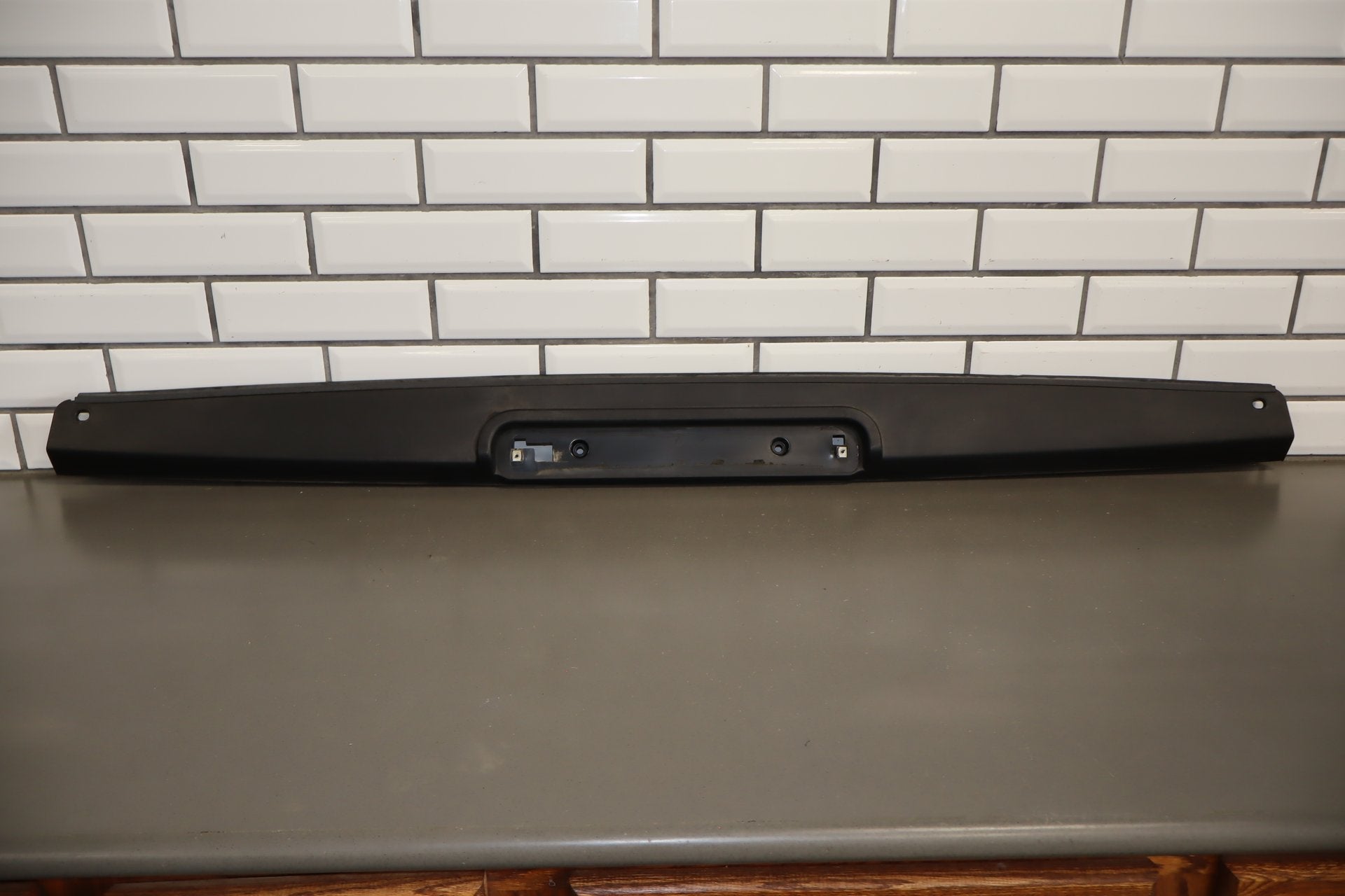 2003-2009 Hummer H2 SUV- Tailgate Upper Spoiler 15114966