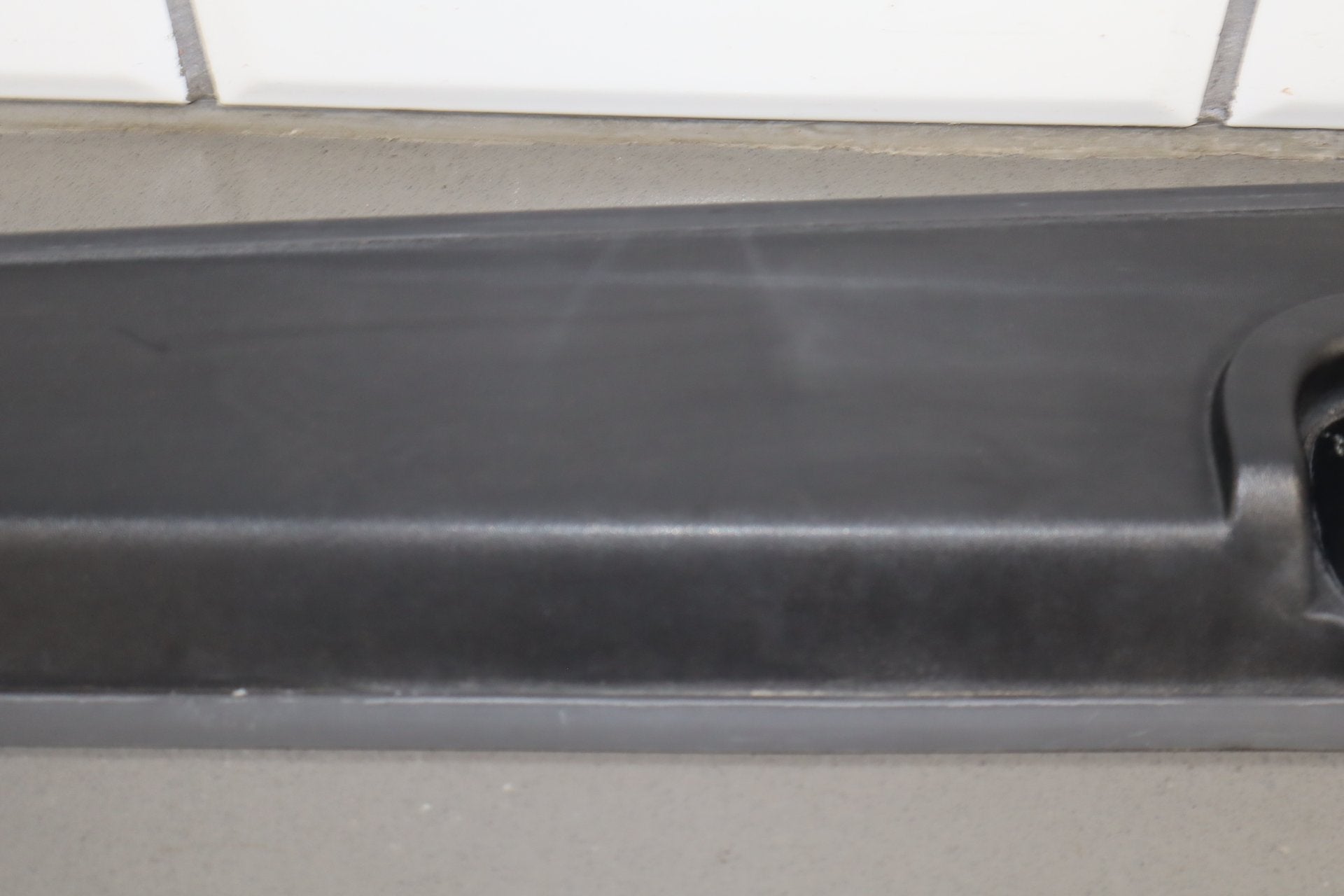 2003-2009 Hummer H2 SUV- Tailgate Upper Spoiler 15114966