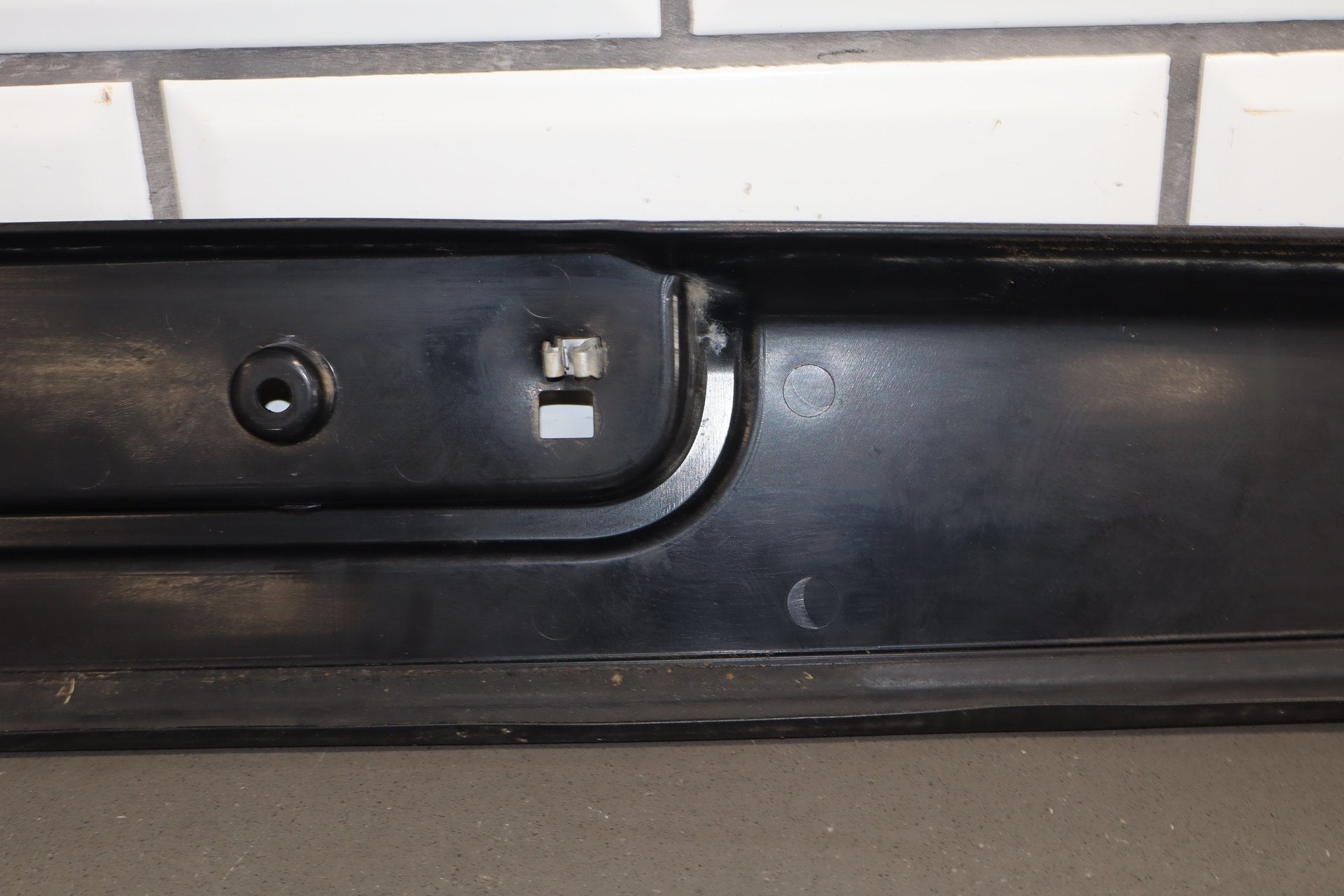 2003-2009 Hummer H2 SUV- Tailgate Upper Spoiler 15114966