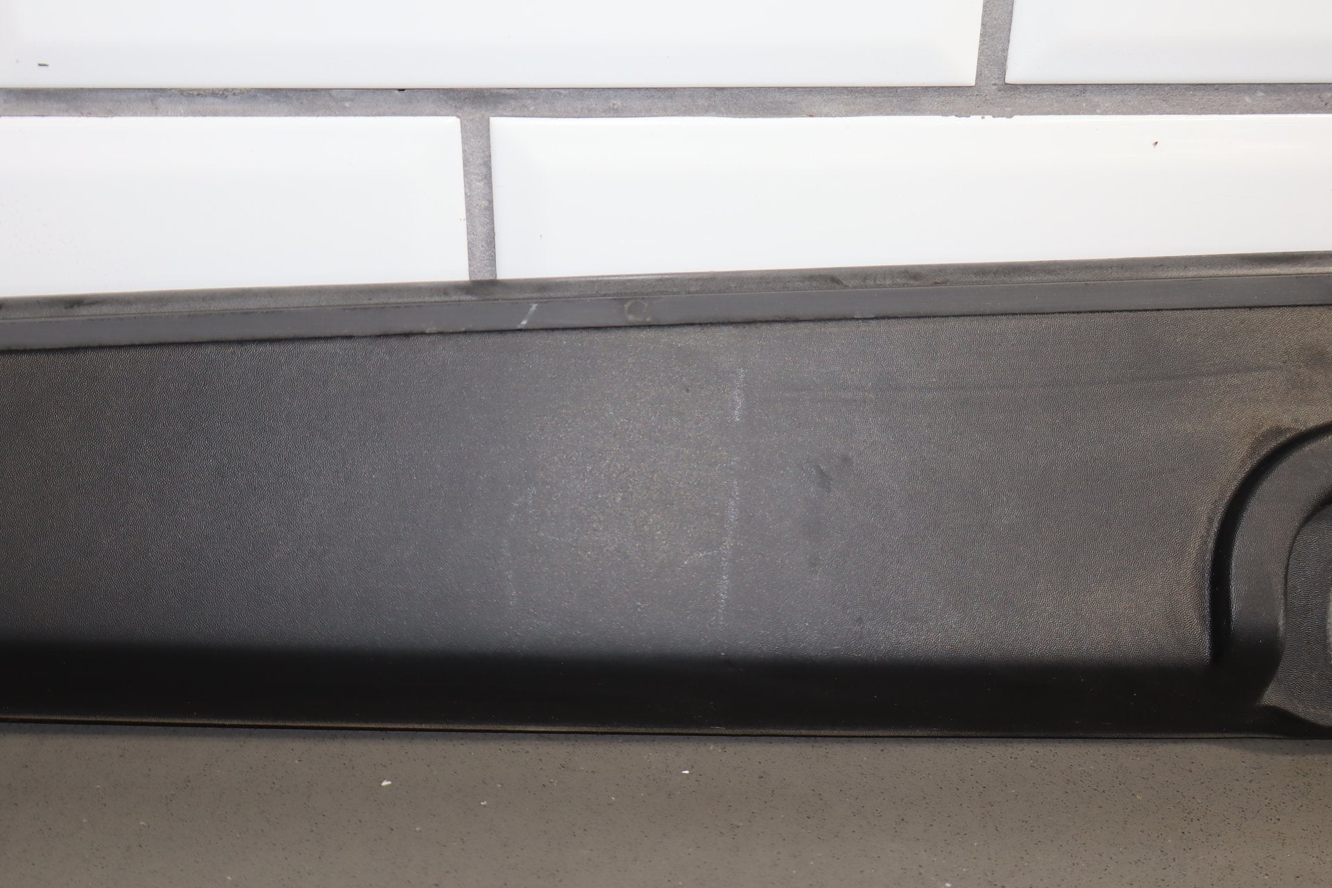 2003-2009 Hummer H2 SUV- Tailgate Upper Spoiler 15114966