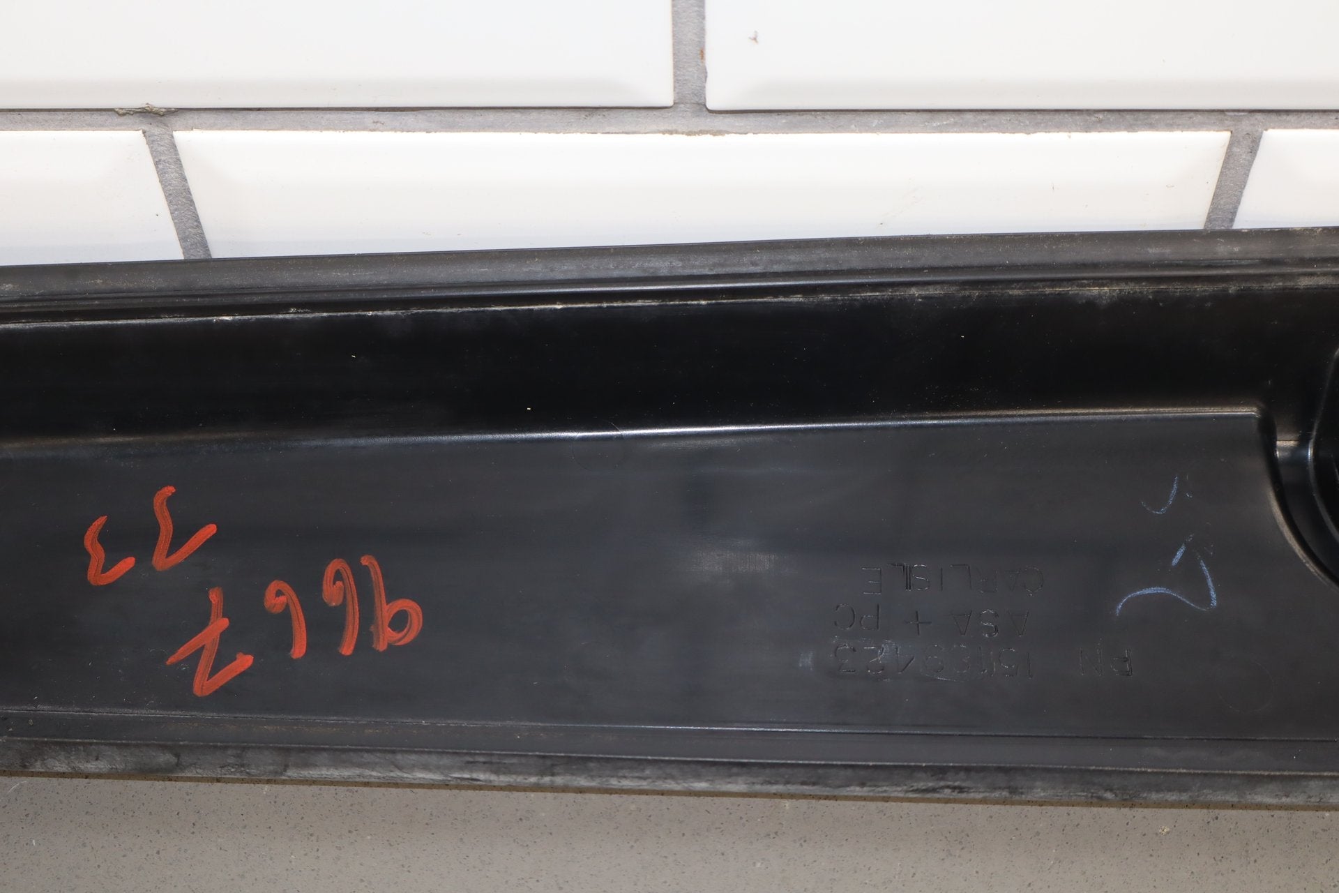 2003-2009 Hummer H2 SUV- Tailgate Upper Spoiler 15114966