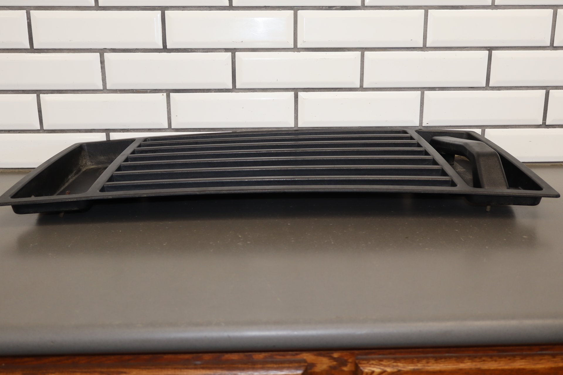 2003-2009 Hummer H2 Upper Hood Grille- No Handles