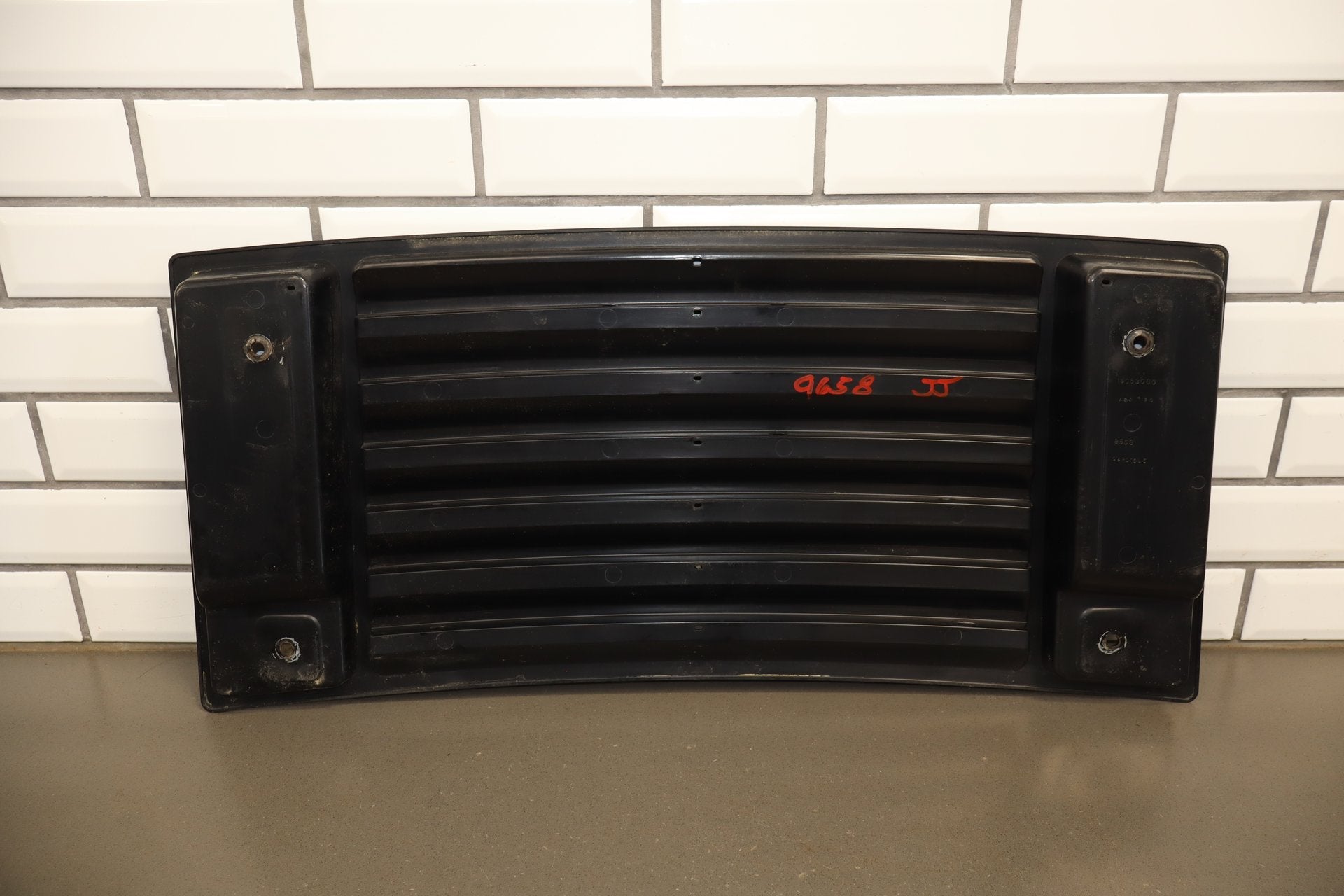 2003-2009 Hummer H2 Upper Hood Grille- No Handles