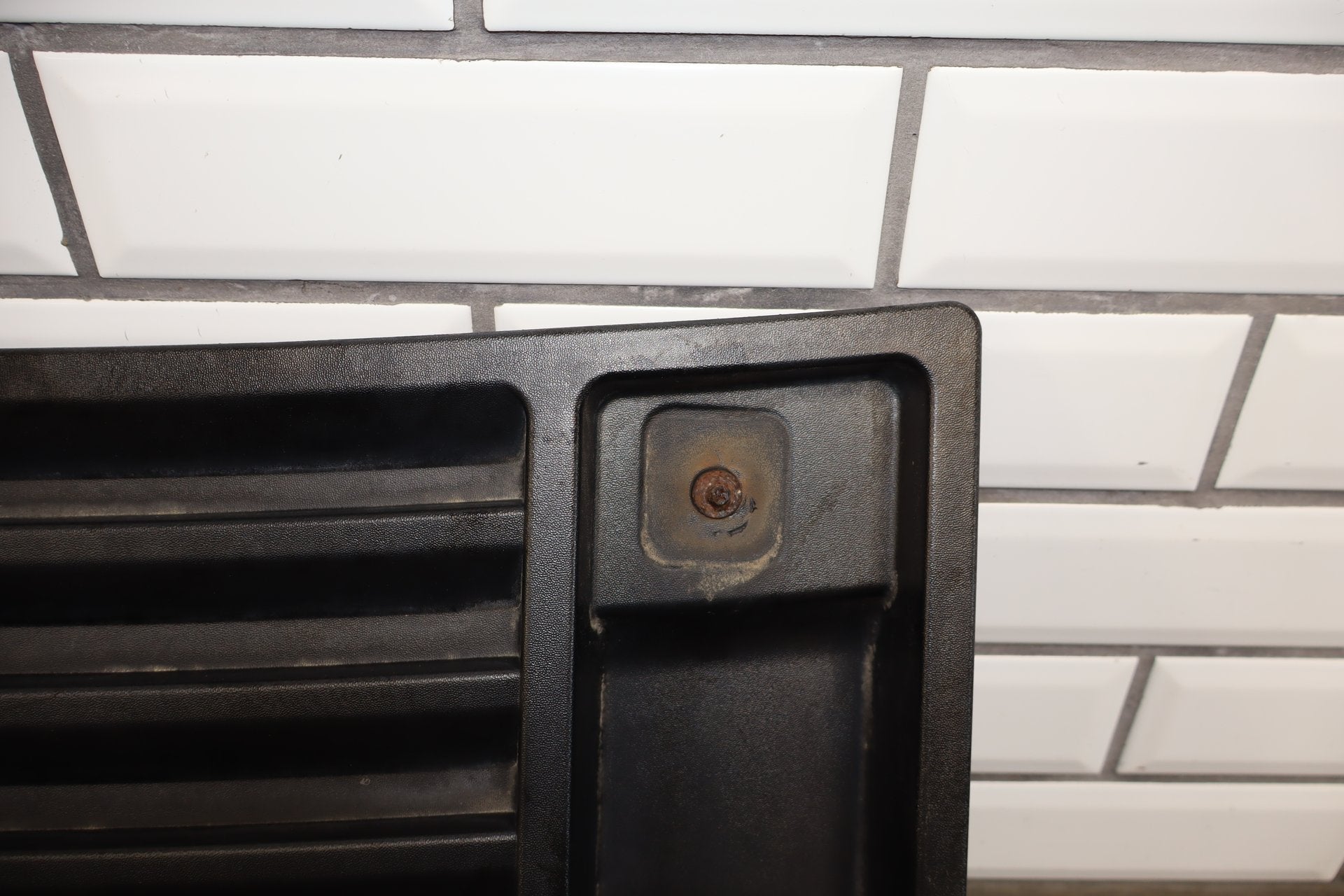 2003-2009 Hummer H2 Upper Hood Grille- No Handles