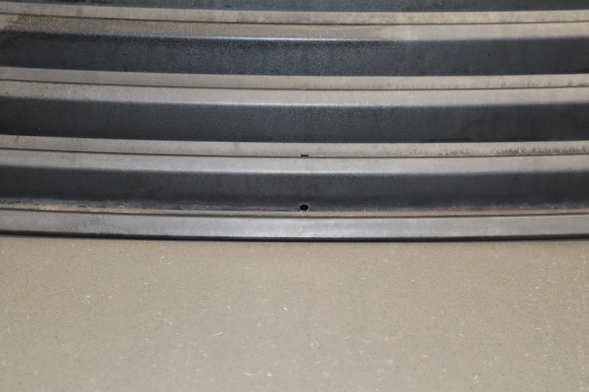 2003-2009 Hummer H2 Upper Hood Grille- No Handles