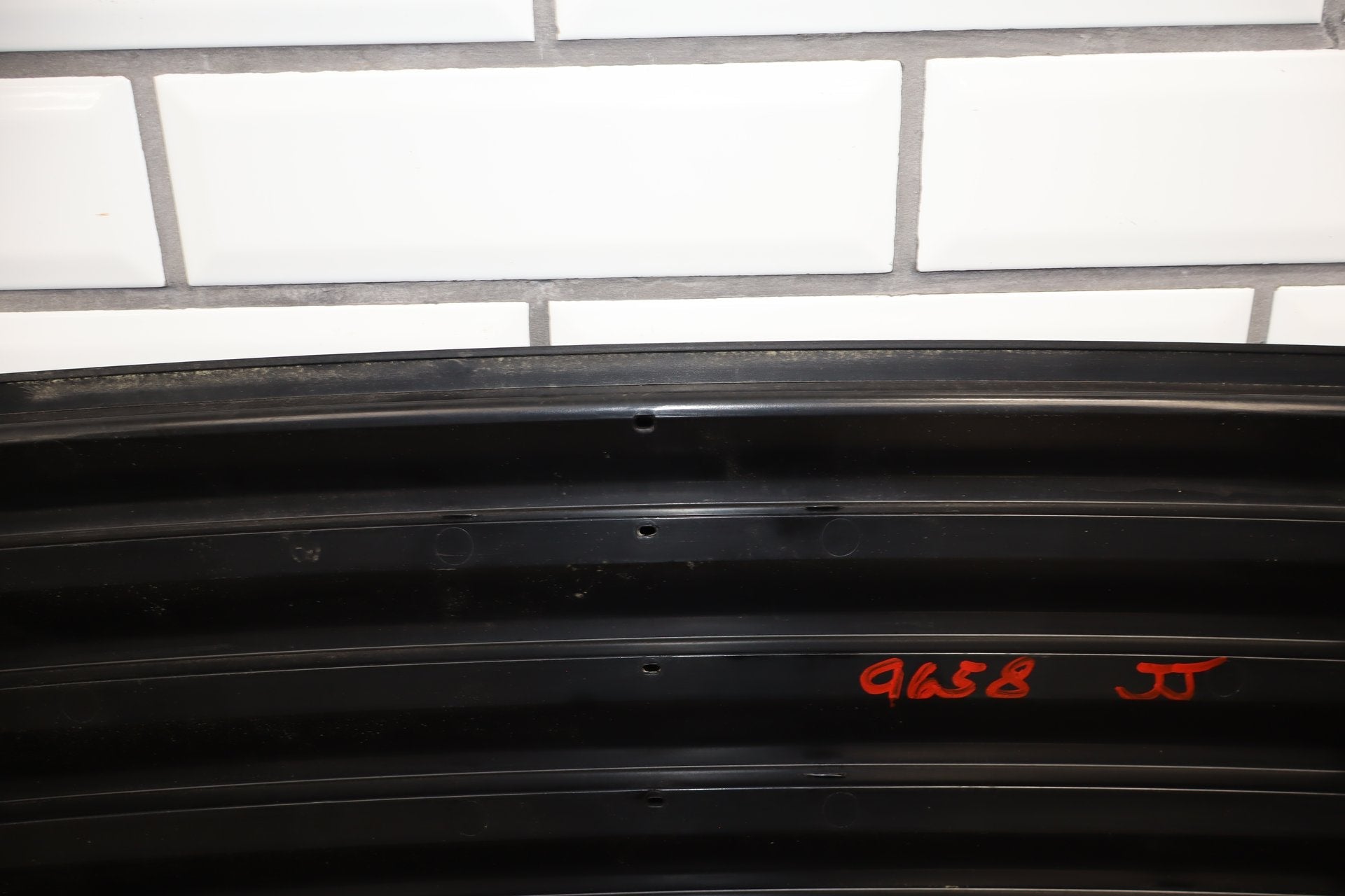 2003-2009 Hummer H2 Upper Hood Grille- No Handles