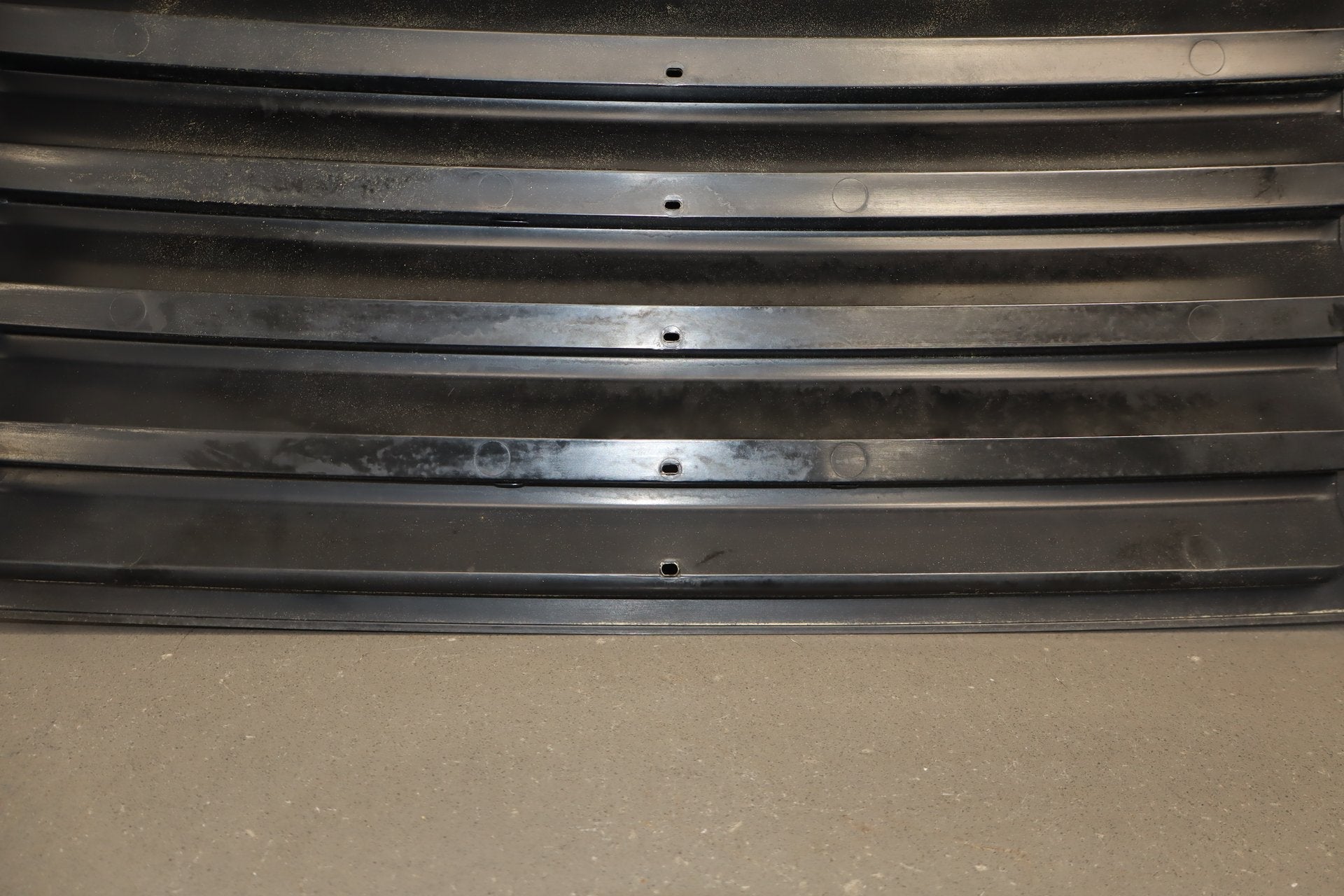 2003-2009 Hummer H2 Upper Hood Grille- No Handles
