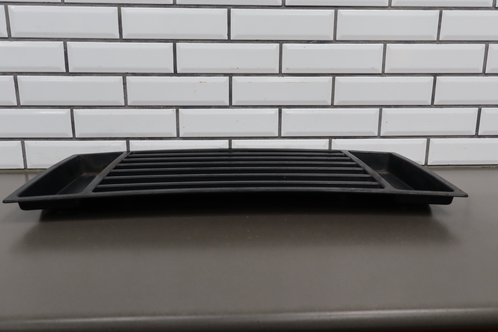 2003-2009 Hummer H2 Upper Hood Grille- No Handles