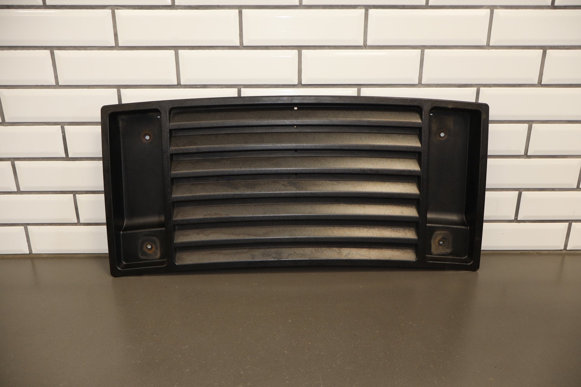 2003-2009 Hummer H2 Upper Hood Grille- No Handles