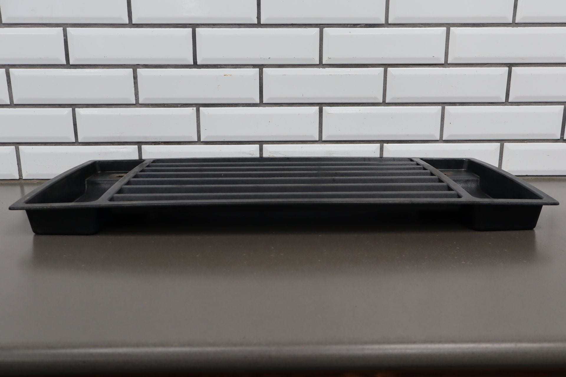 2003-2009 Hummer H2 Upper Hood Grille- No Handles