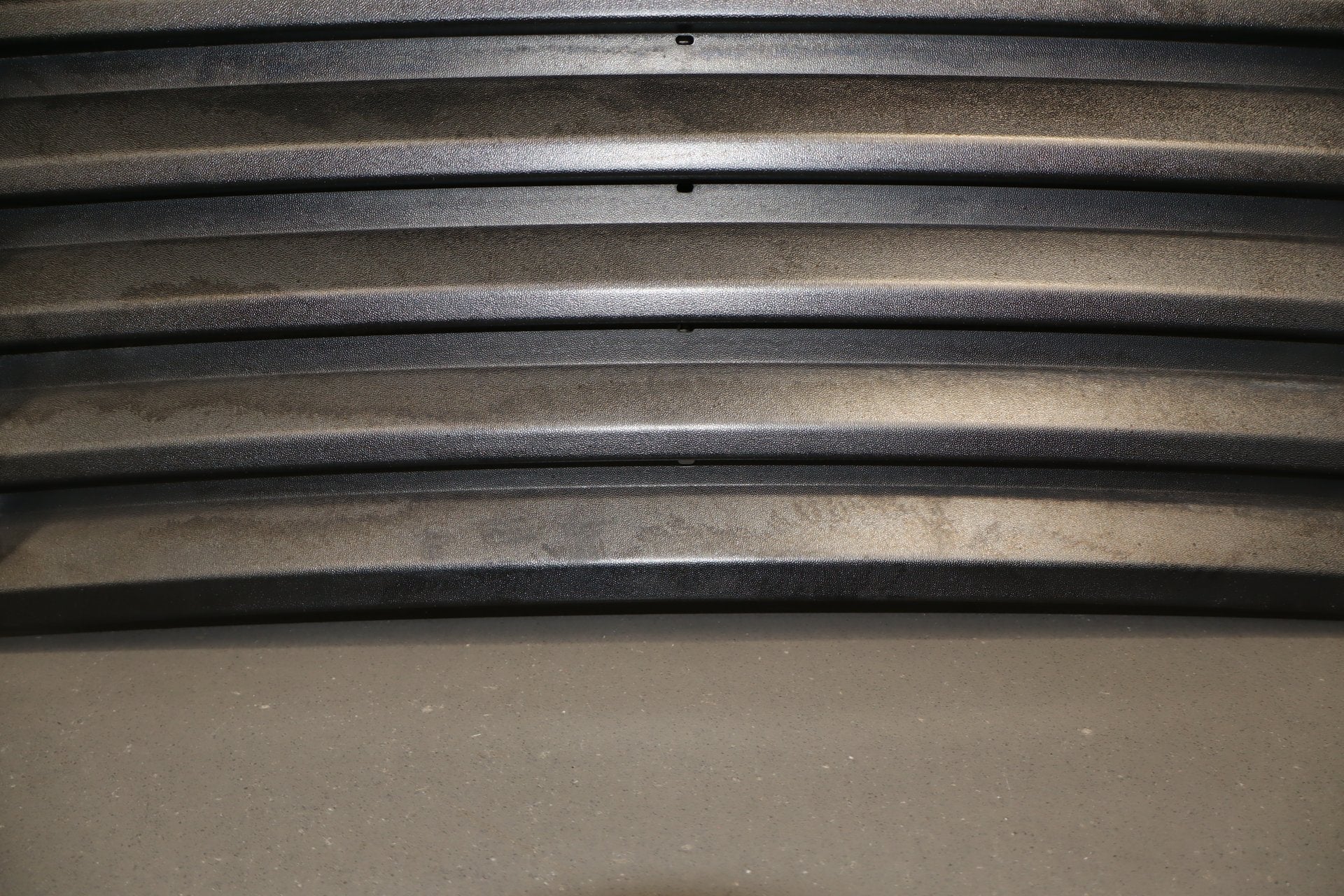 2003-2009 Hummer H2 Upper Hood Grille- No Handles