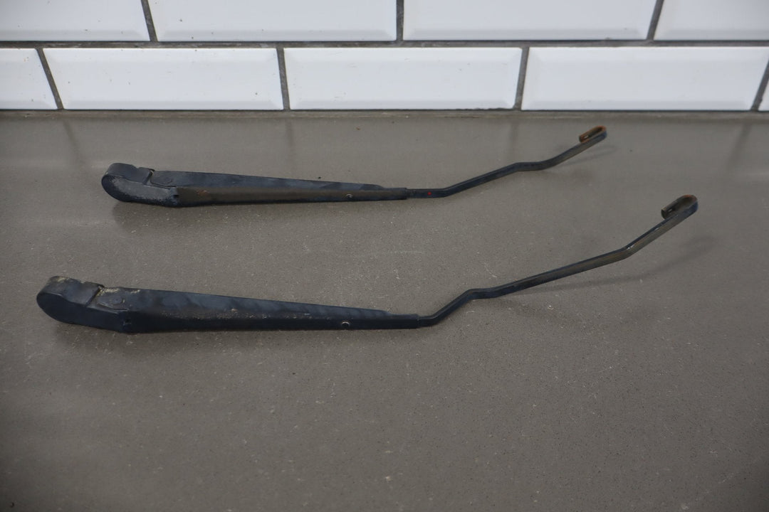 2003 - 2009 Hummer H2 - Wiper Arm Pair