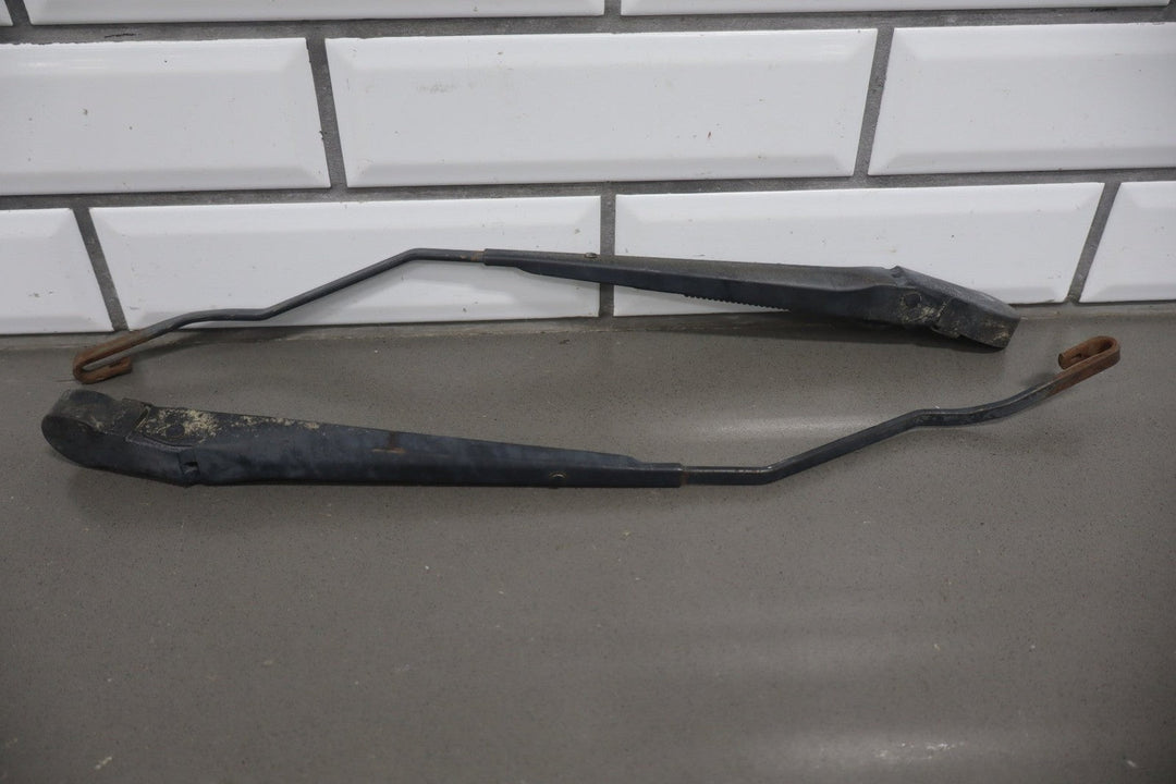 2003 - 2009 Hummer H2 - Wiper Arm Pair