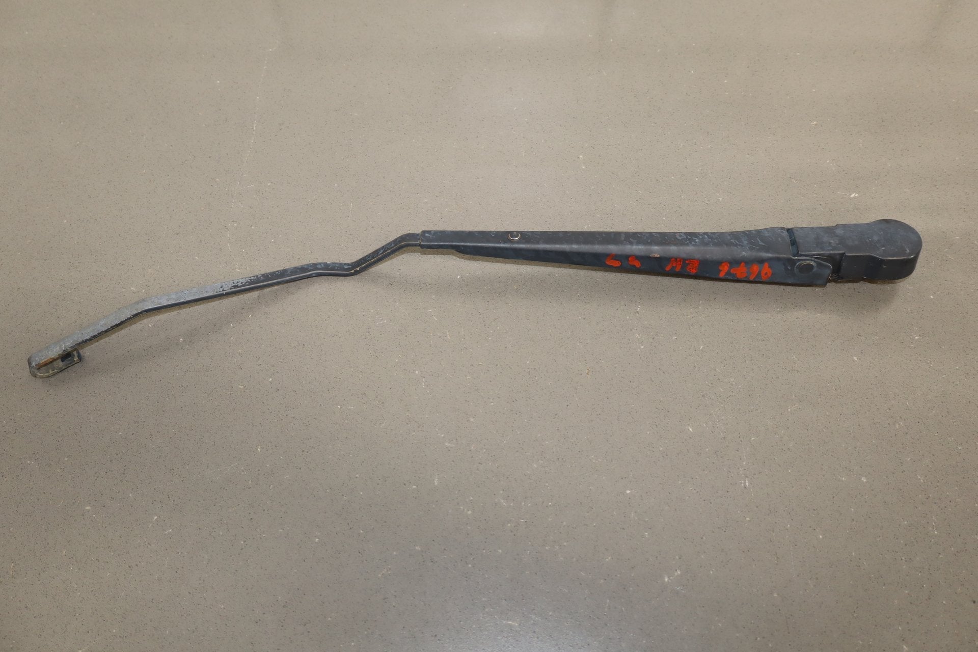 2003-2009 Hummer H2- Wiper Arm Pair
