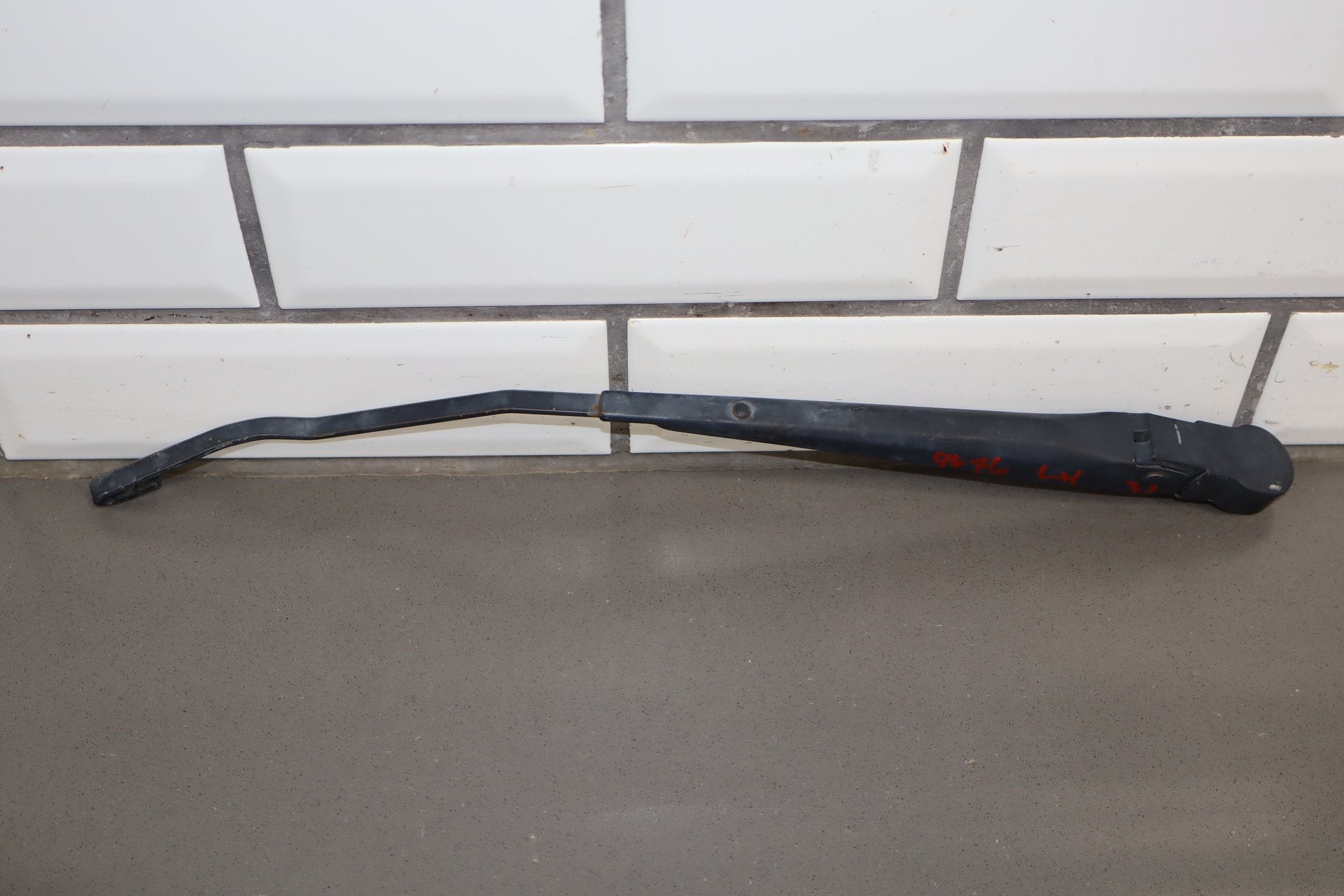 2003-2009 Hummer H2- Wiper Arm Pair