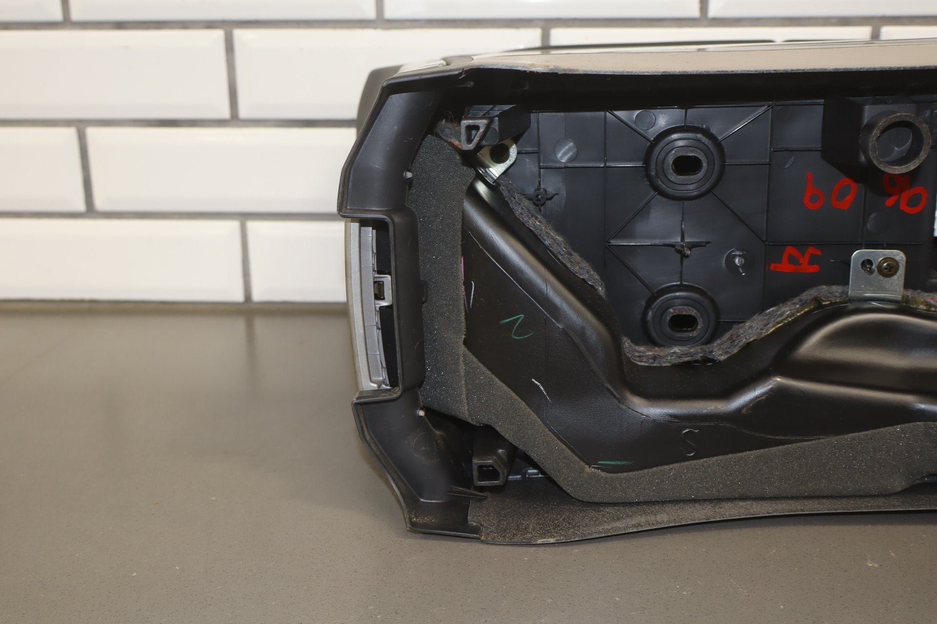 2003-2009 Toyota 4Runner Centre Console Taupe 42