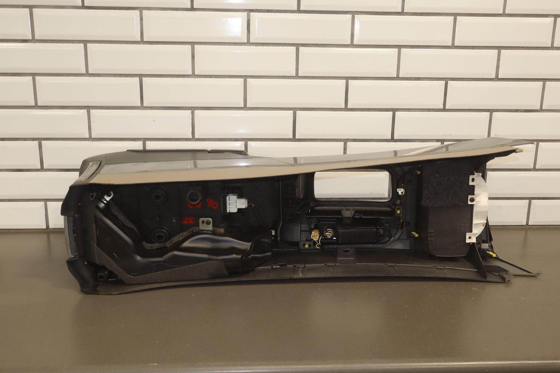 2003-2009 Toyota 4Runner Centre Console Taupe 42