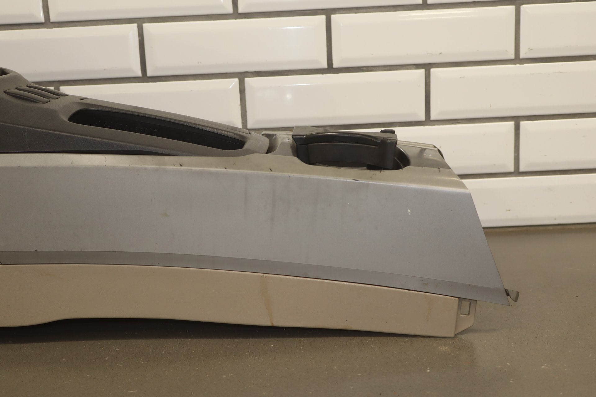 2003-2009 Toyota 4Runner Centre Console Taupe 42