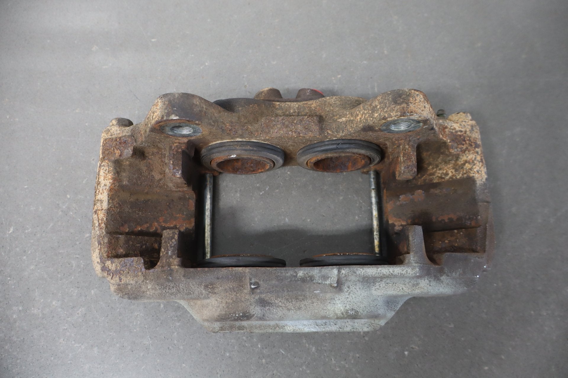 2003-2009 Toyota 4runner Pair- Front Calipers WG Casting