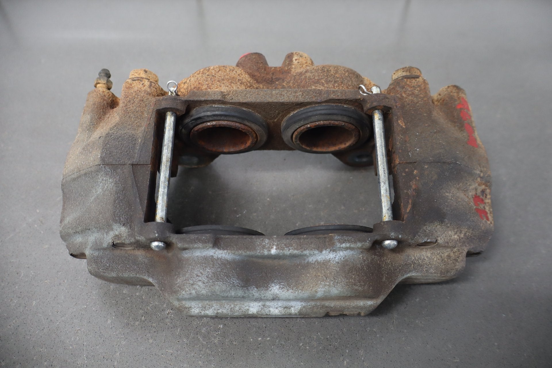 2003-2009 Toyota 4runner Pair- Front Calipers WG Casting