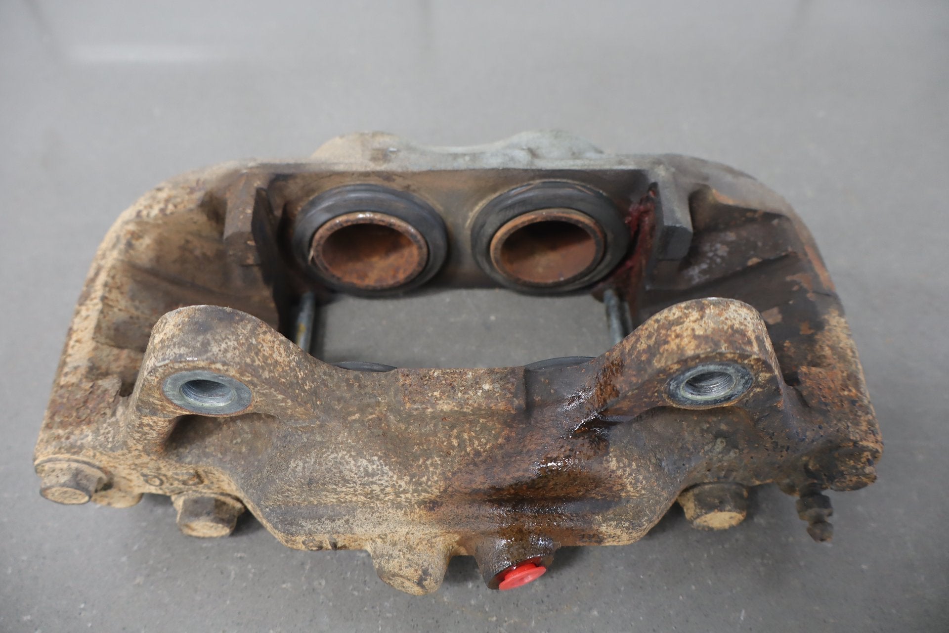 2003-2009 Toyota 4runner Pair- Front Calipers WG Casting