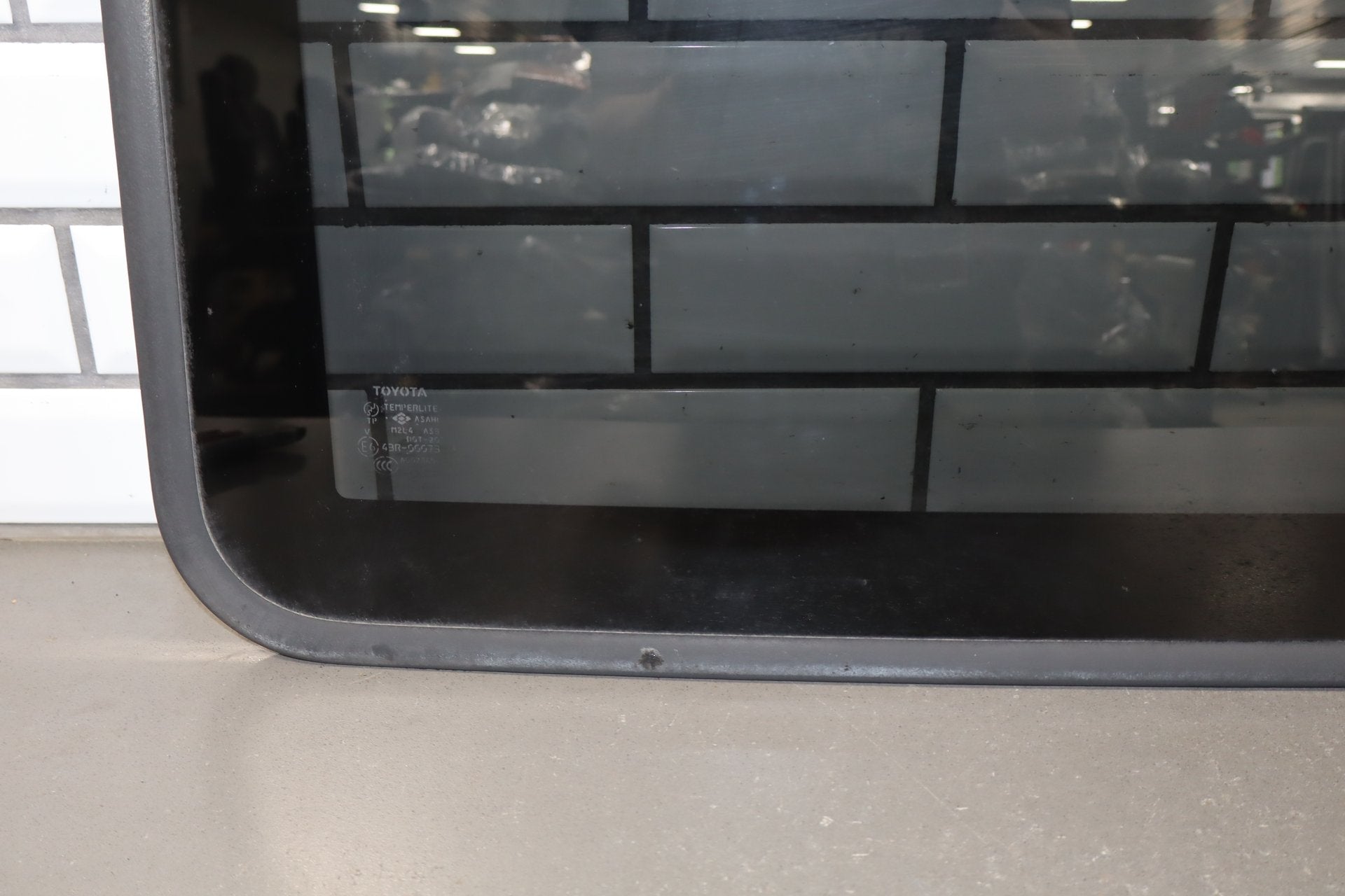 2003-2009 Toyota 4Runner Roof Glass OEM