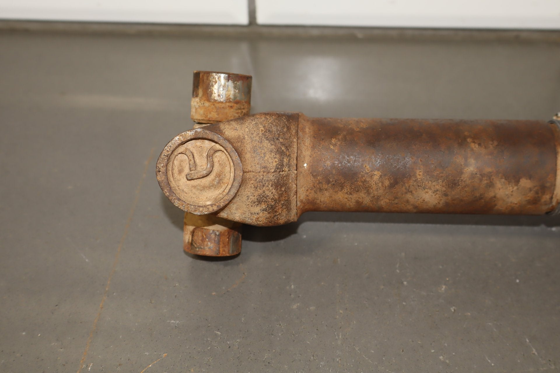 2003-2010 Ford F-250 Super Duty Front Drive Shaft 5C3Z4A376F OEM