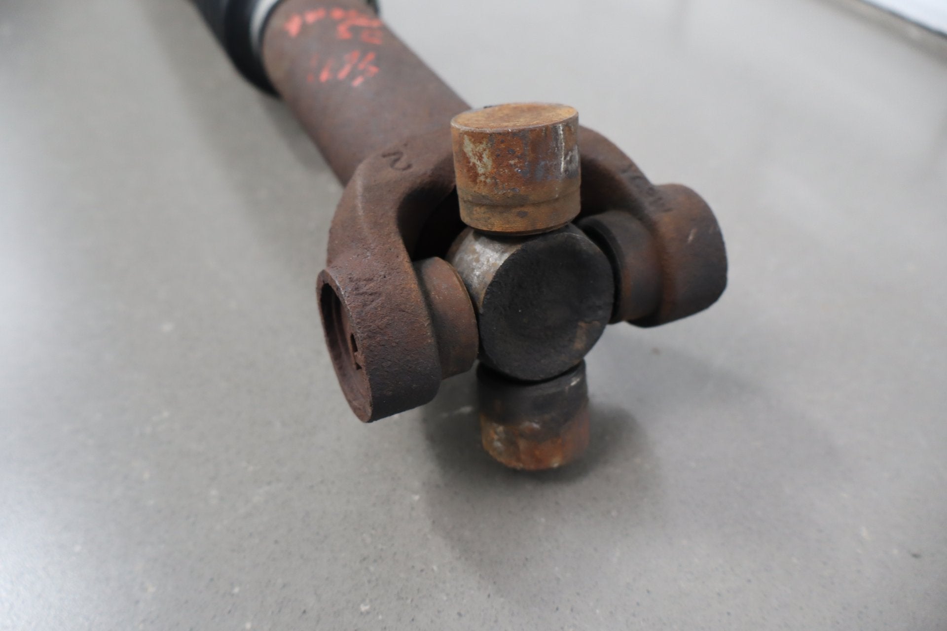 2003-2010 Ford F-250 Super Duty Front Drive Shaft 5C3Z4A376F OEM
