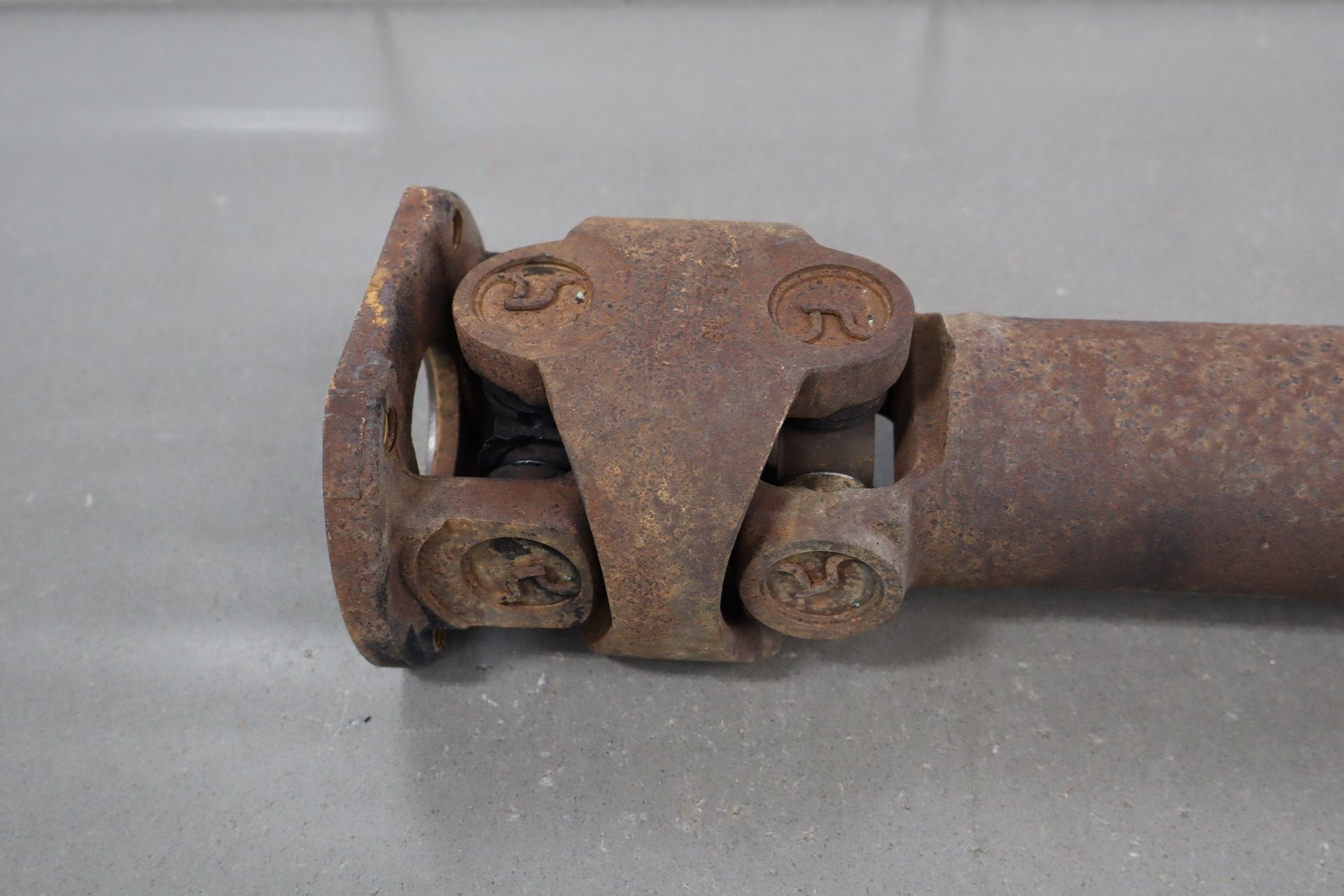 2003-2010 Ford F-250 Super Duty Front Drive Shaft 5C3Z4A376F OEM