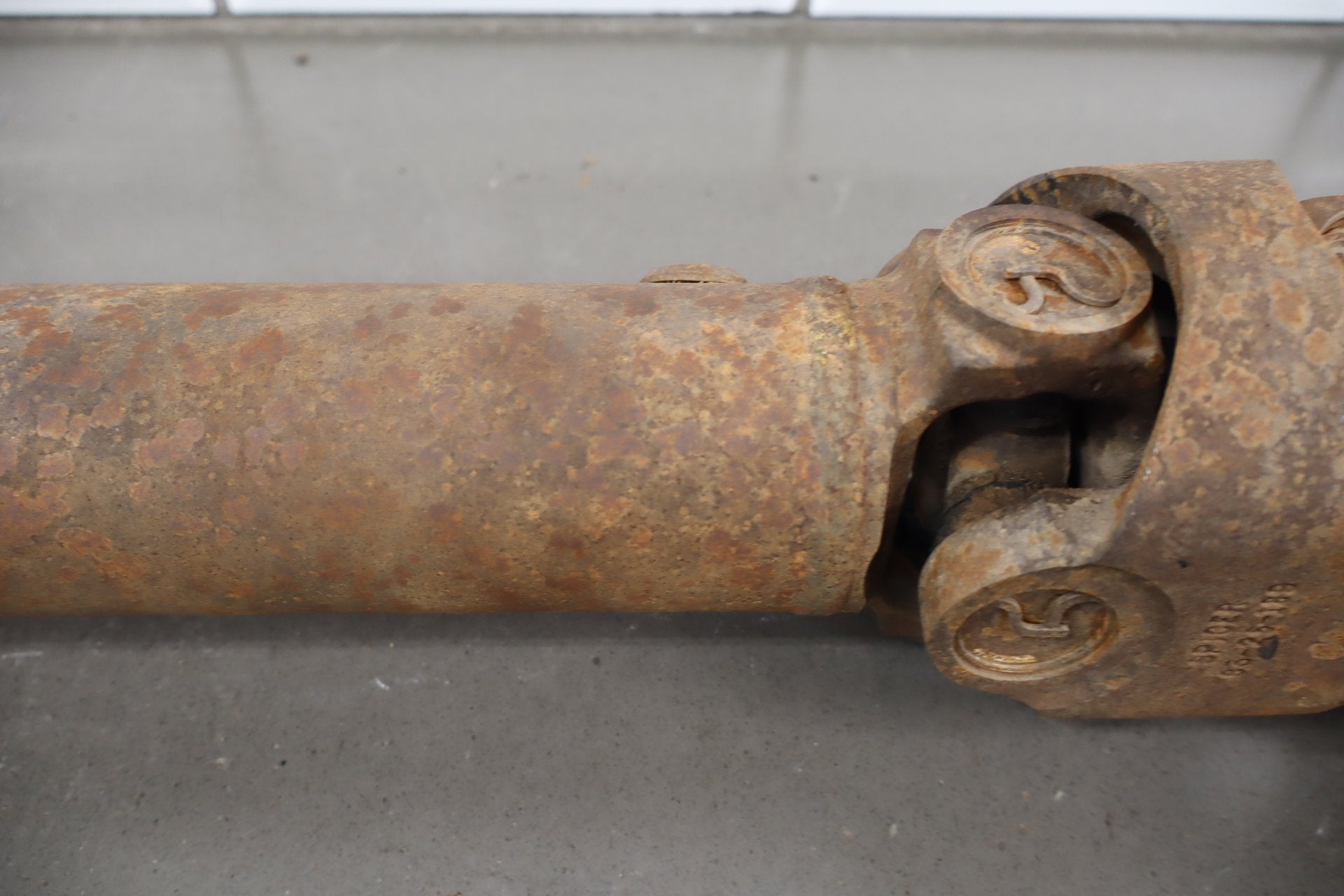 2003-2010 Ford F-350 Super Duty Front Drive Shaft 5C3Z4A376F OEM