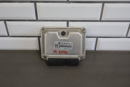 2003-2010 Volkswagen Beetle 2.5LL Gasoline Engine Computer