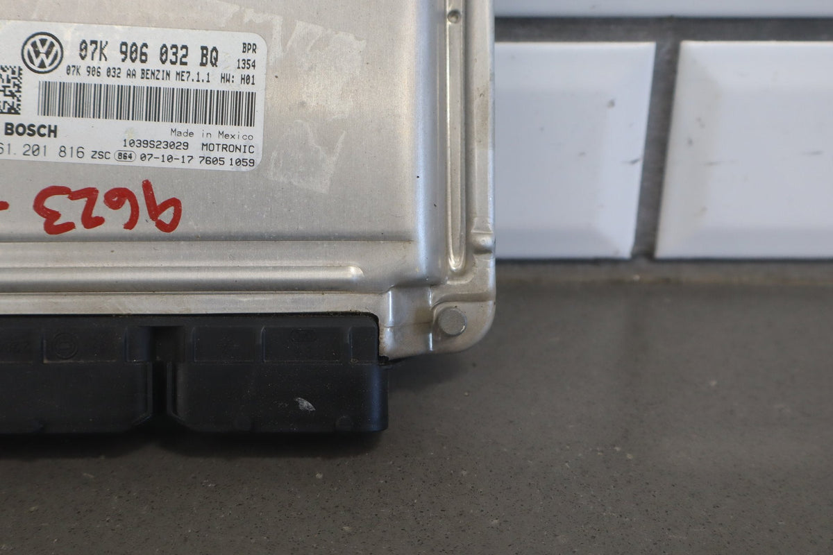 2003-2010 Volkswagen Beetle 2.5LL Gasoline Engine Computer