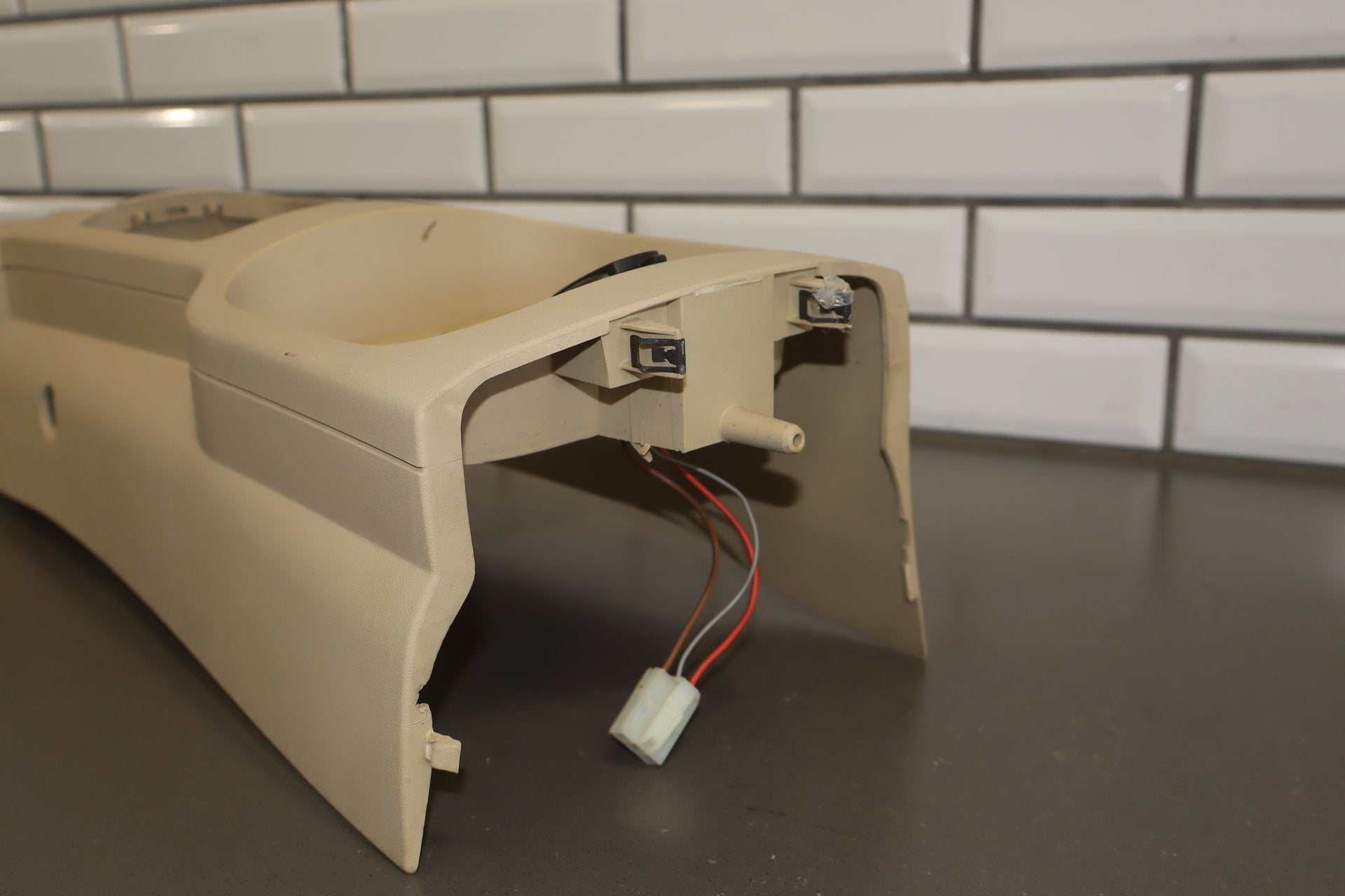 2003-2010 Volkswagen Beetle Centre Console Tan OEM