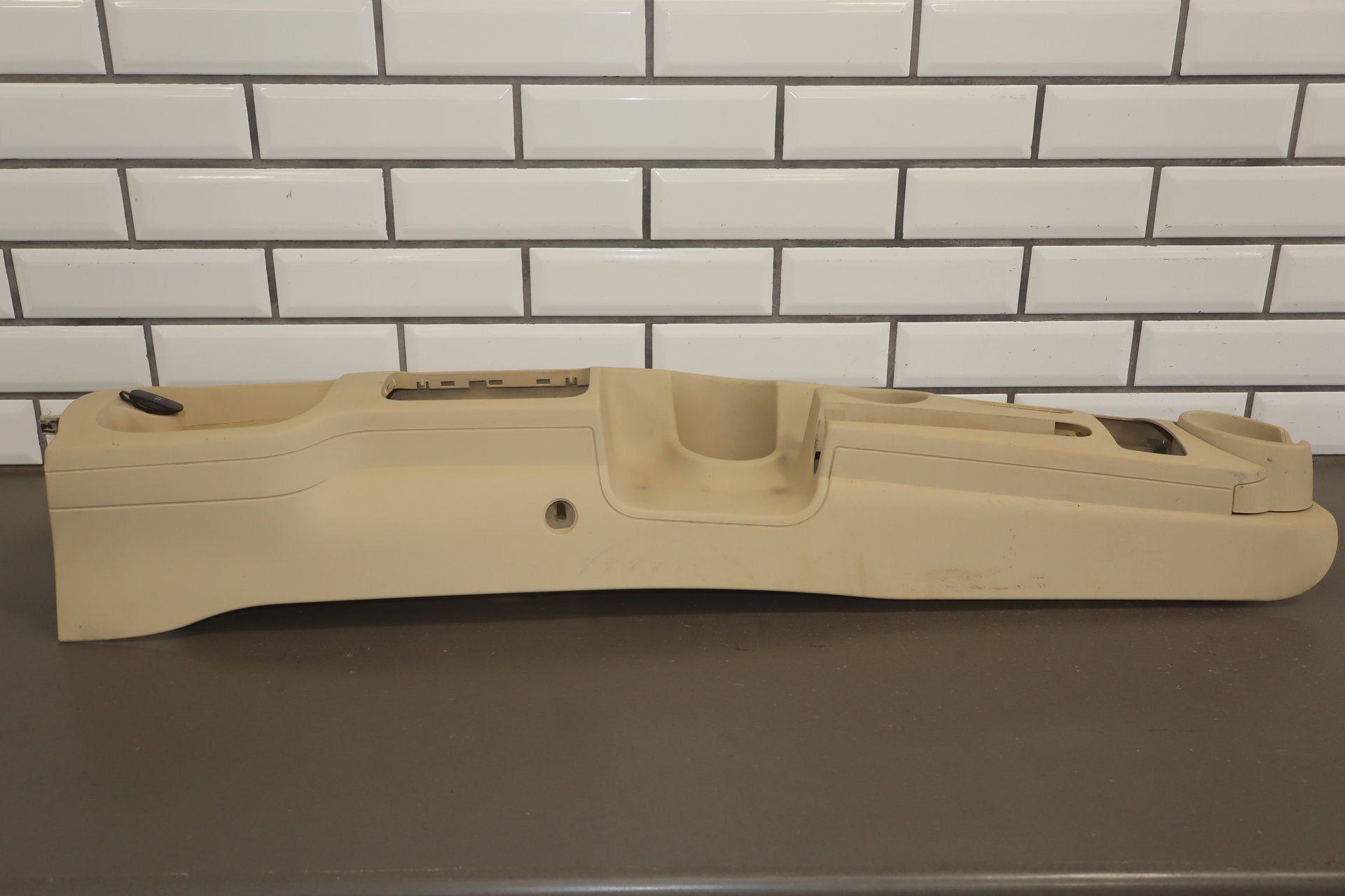 2003-2010 Volkswagen Beetle Centre Console Tan OEM