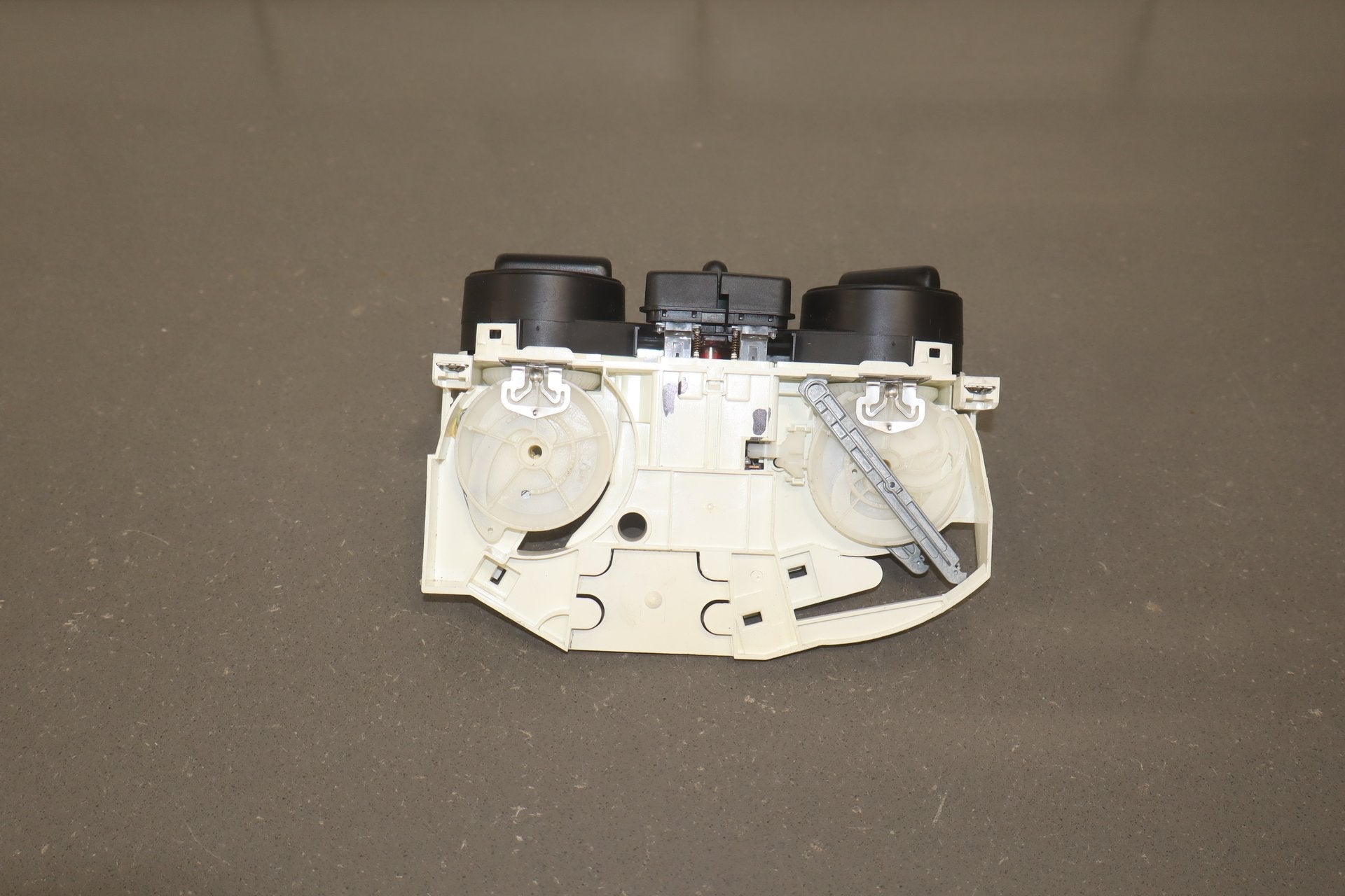 2003-2010 Volkswagen Beetle Climate Control OEM