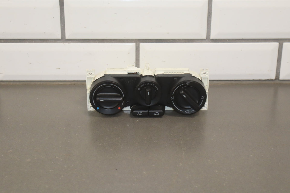 2003-2010 Volkswagen Beetle Climate Control OEM
