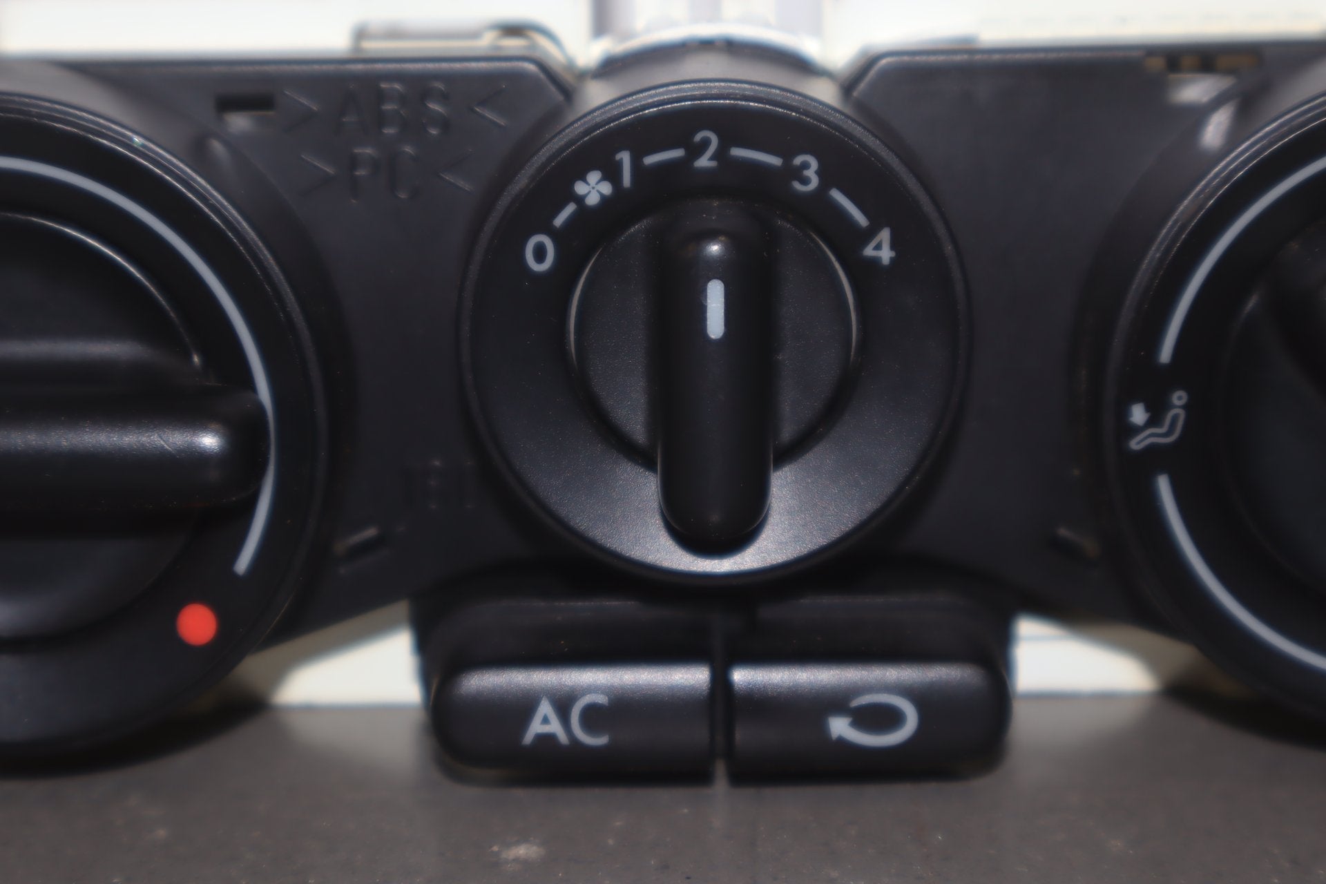 2003-2010 Volkswagen Beetle Climate Control OEM