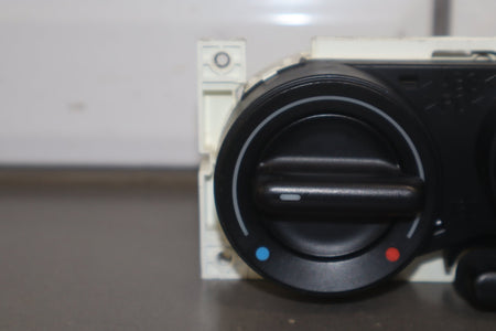 2003-2010 Volkswagen Beetle Climate Control OEM