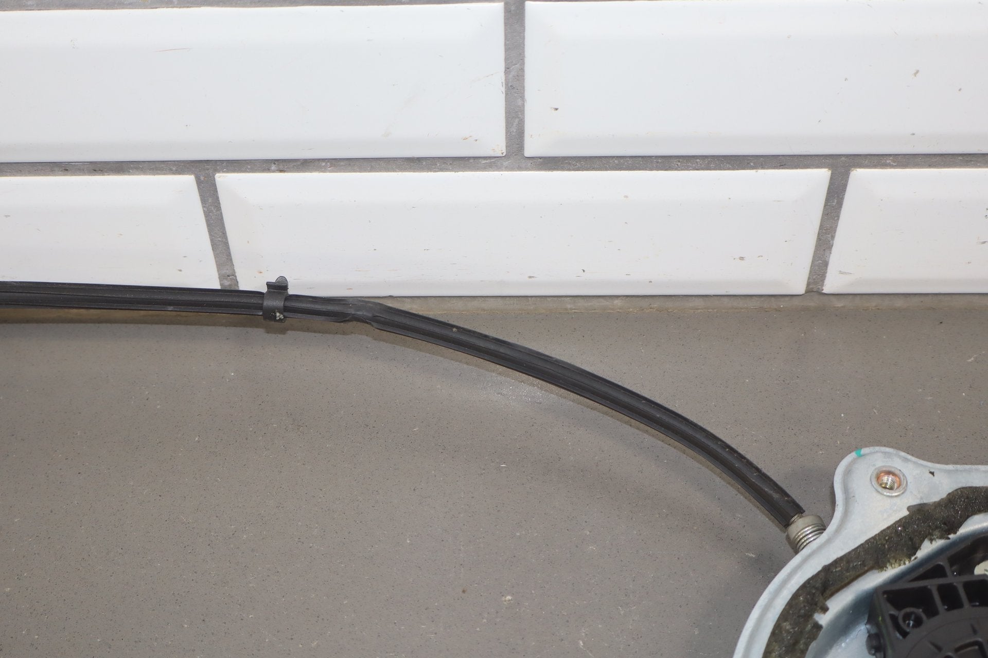 2003-2010 Volkswagen Beetle Convertible Left Front Door Regulator OEM