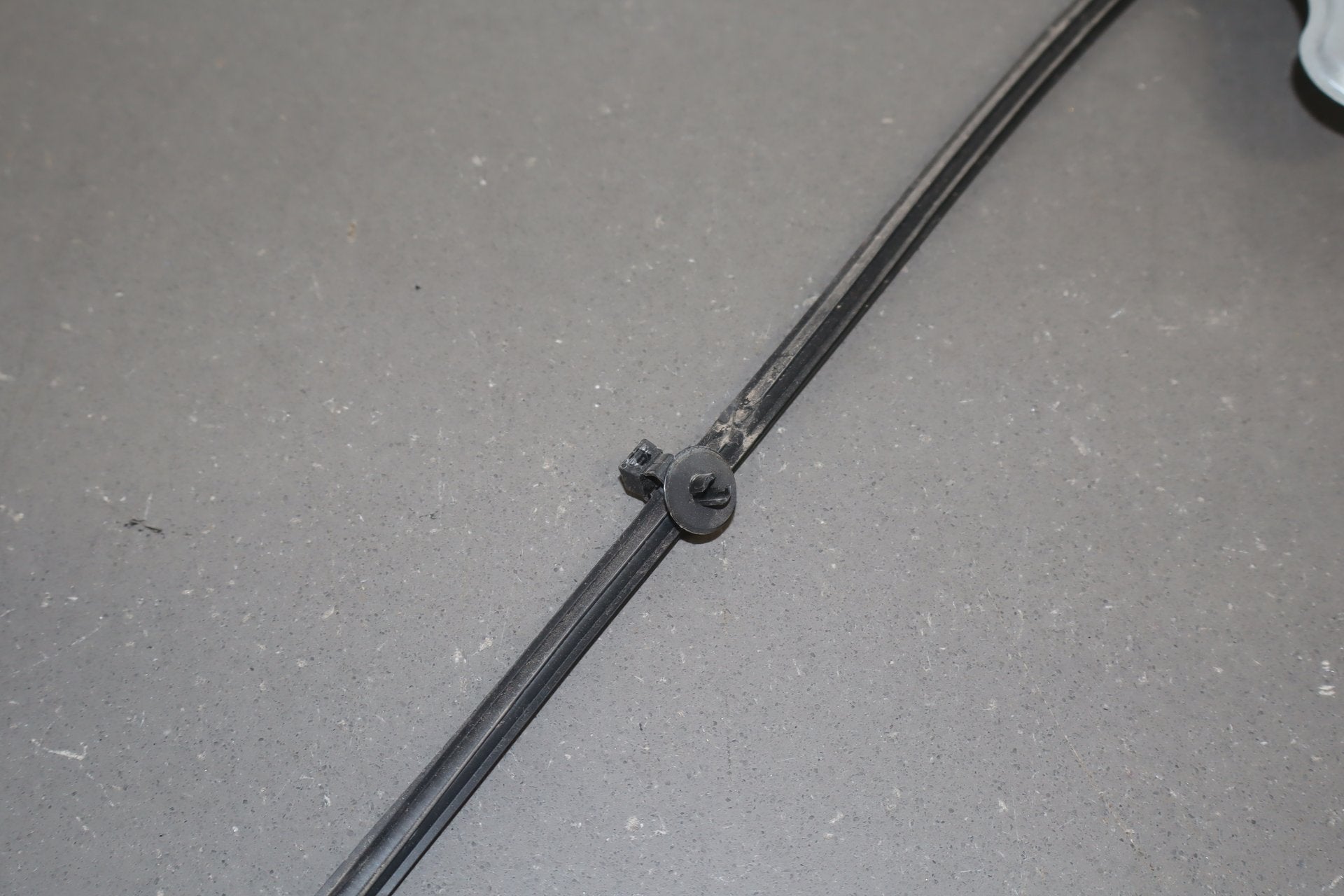 2003-2010 Volkswagen Beetle Convertible Left Front Door Regulator OEM