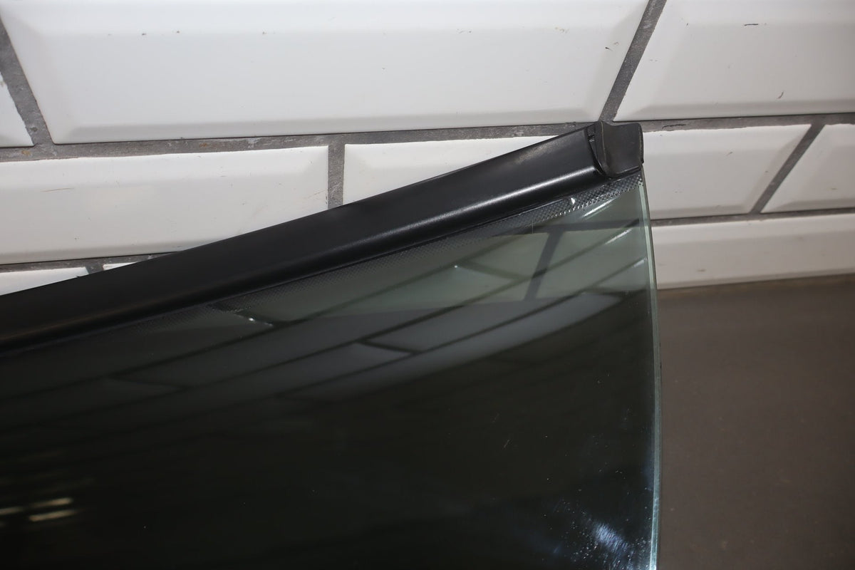 2003-2010 Volkswagen Beetle Convertible Right Quarter Window Glass/Regulator