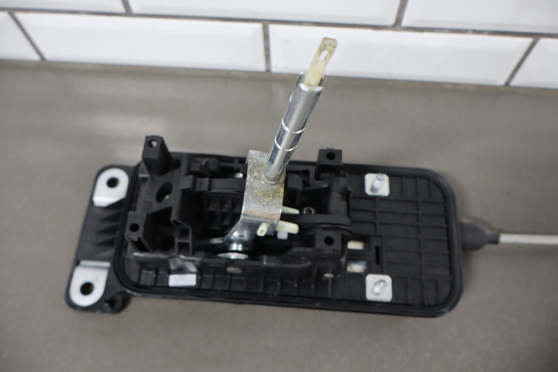 2003-2010 Volkswagen Beetle Floor Shifter OEM