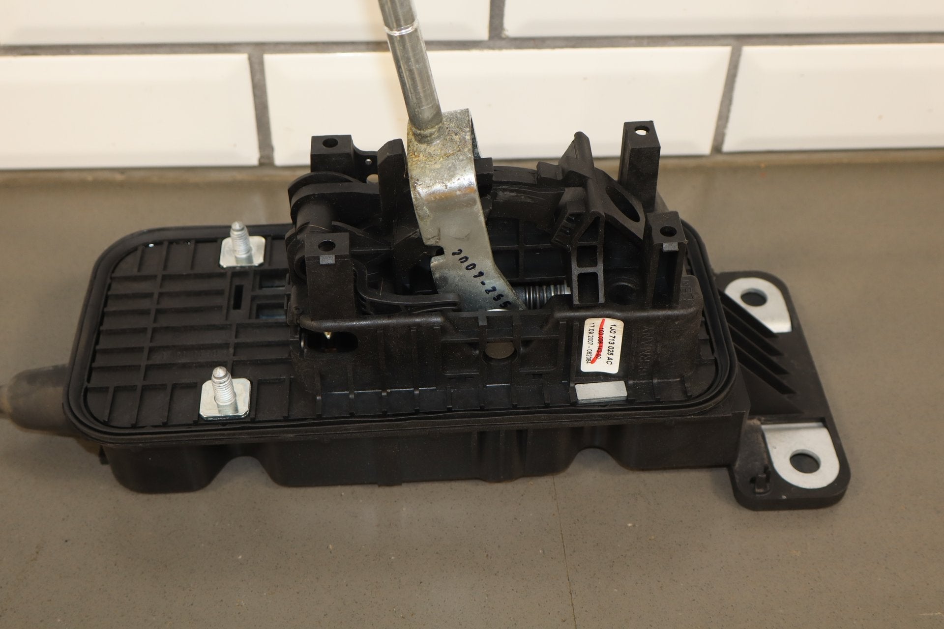 2003-2010 Volkswagen Beetle Floor Shifter OEM