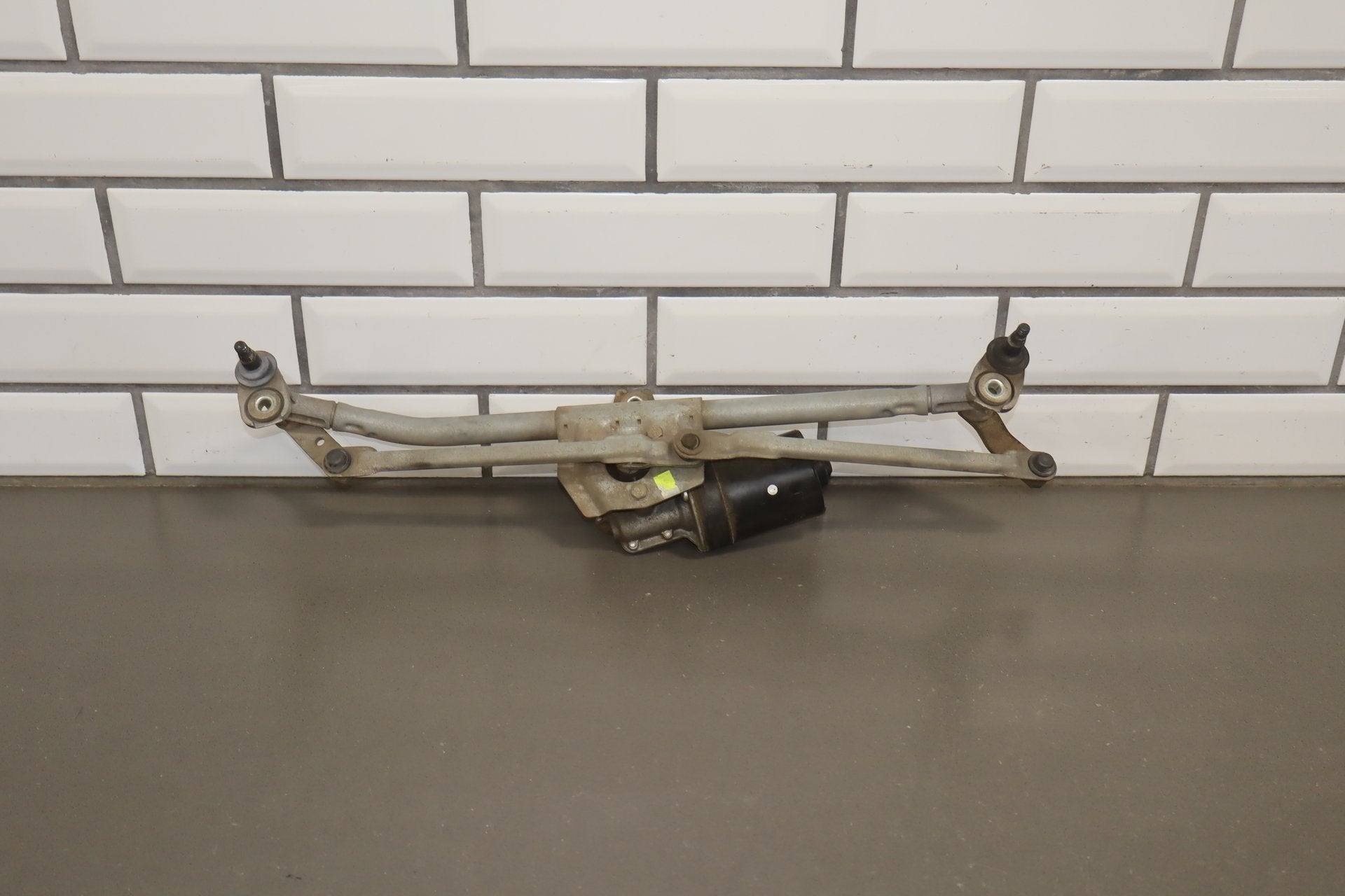 2003-2010 Volkswagen Beetle Front Wiper Motor OEM