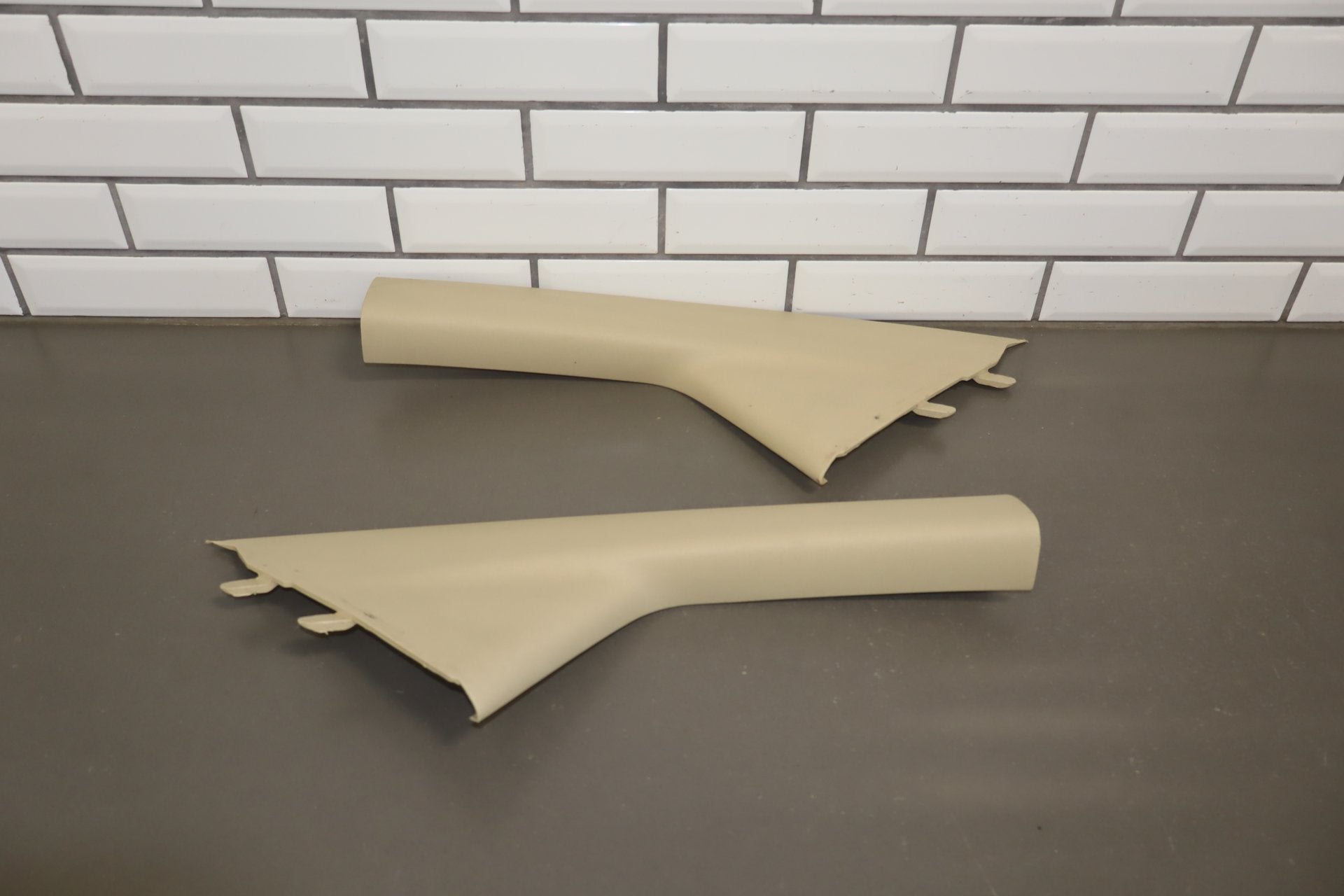 2003-2010 Volkswagen Beetle Pair A Pillar Trim Black LN