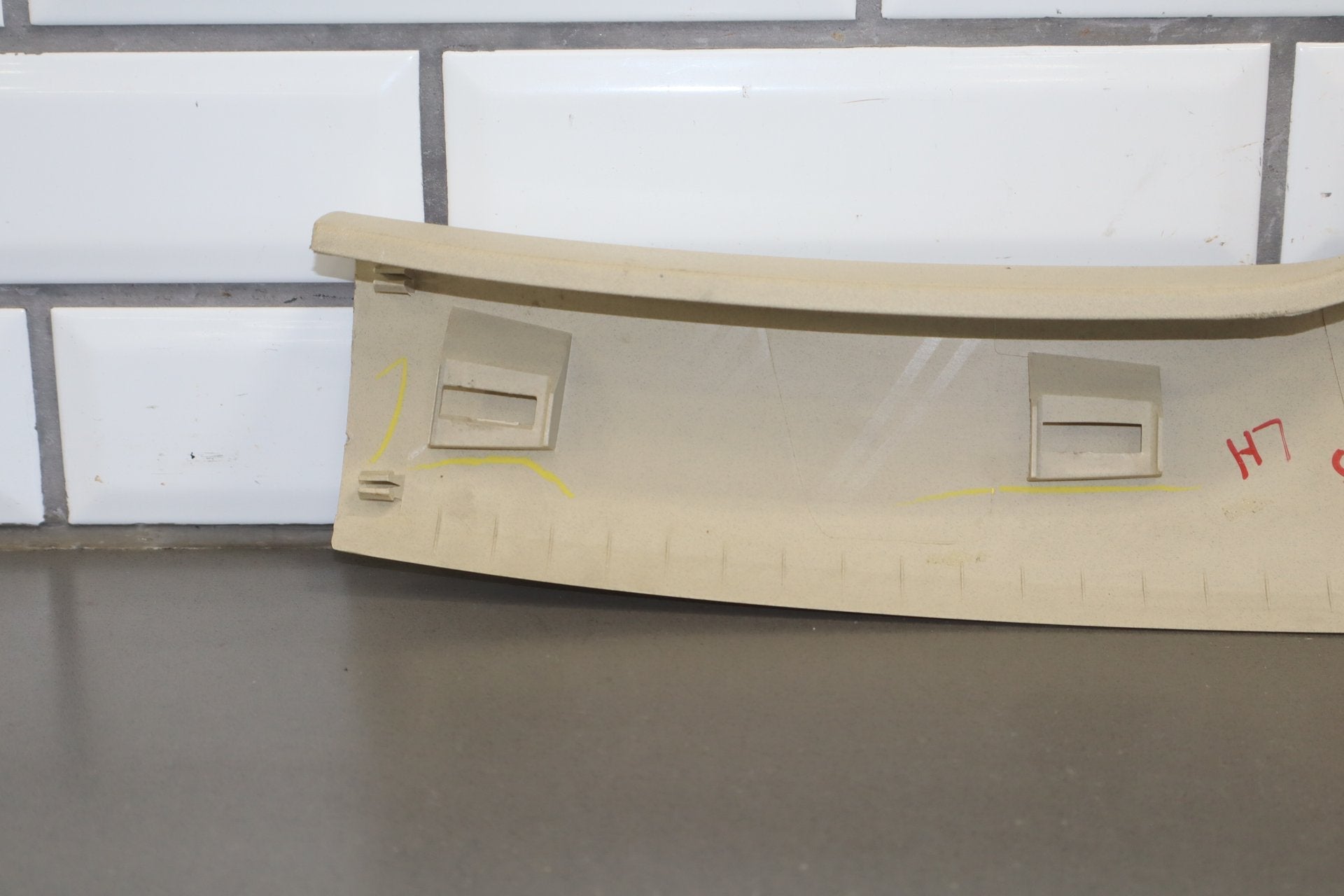 2003-2010 Volkswagen Beetle Pair A Pillar Trim Black LN