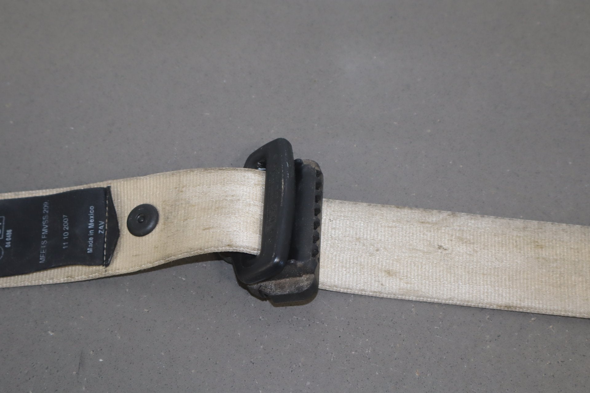 2003-2010 Volkswagen Beetle SE Left Front Seat Belt Black LN