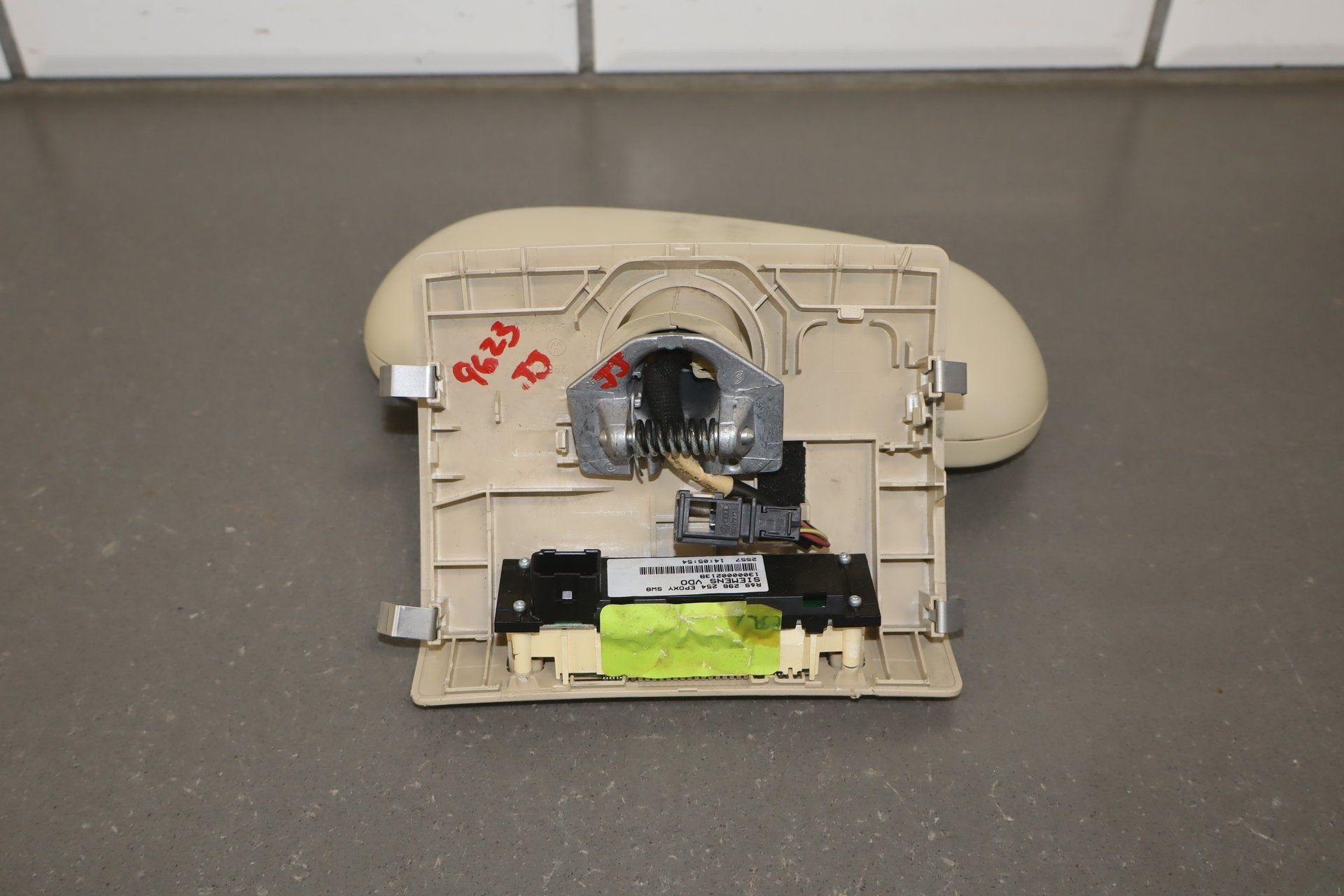 2003-2010 Volkswagen Beetle SE Rear View Mirror