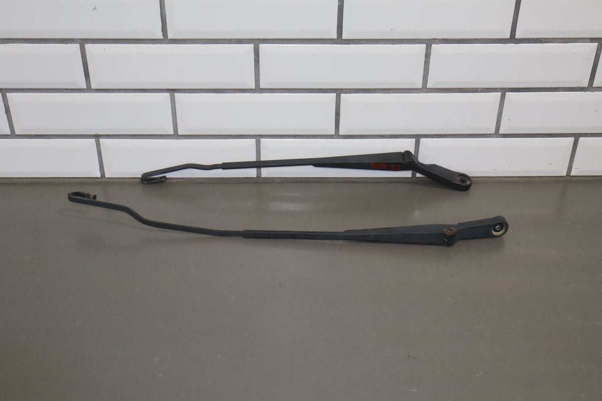 2003-2010 Volkswagen Beetle SE Wiper Arm Pair